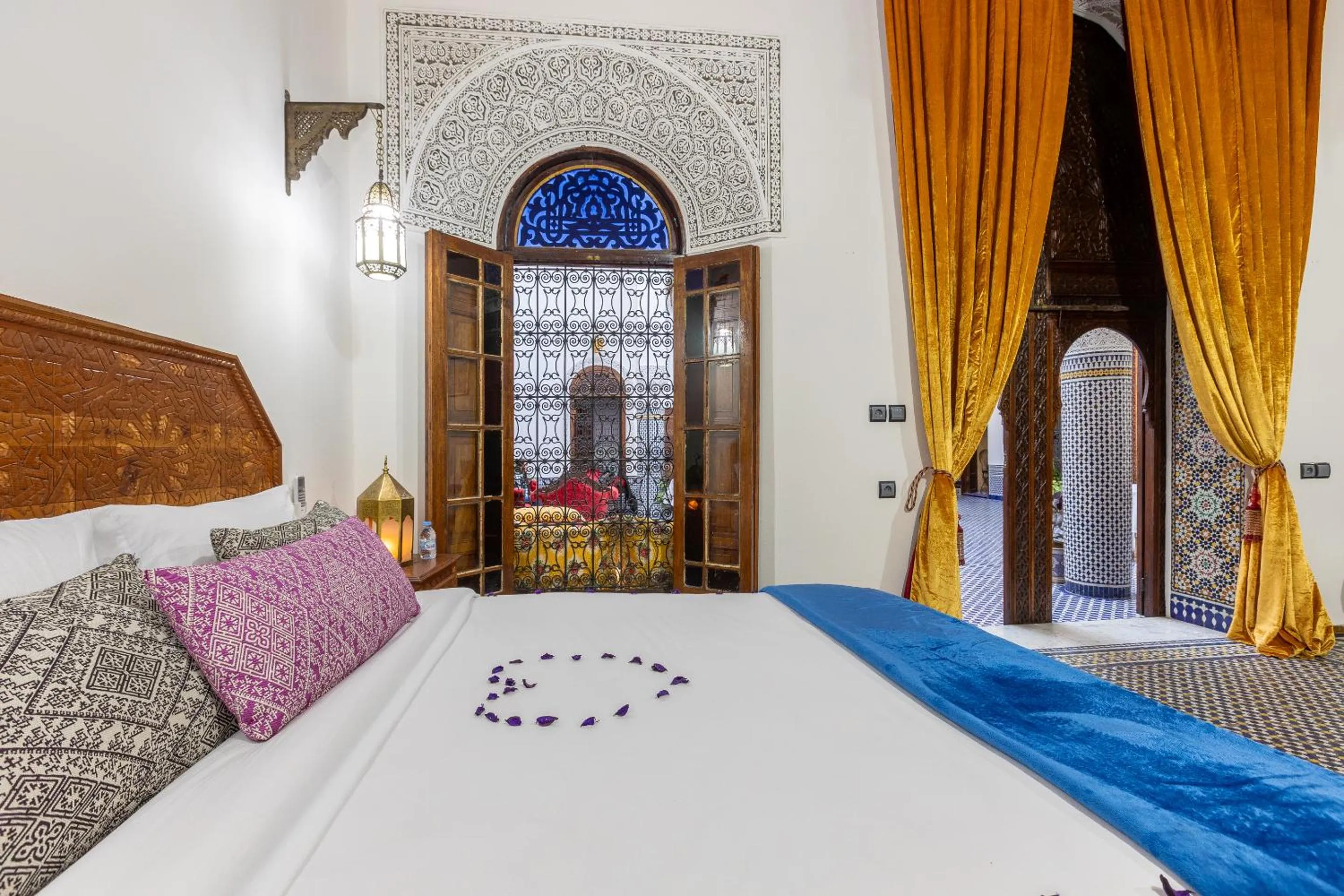 Bedroom, Bed in Palais Nazha Fes - Luxury Lodging
