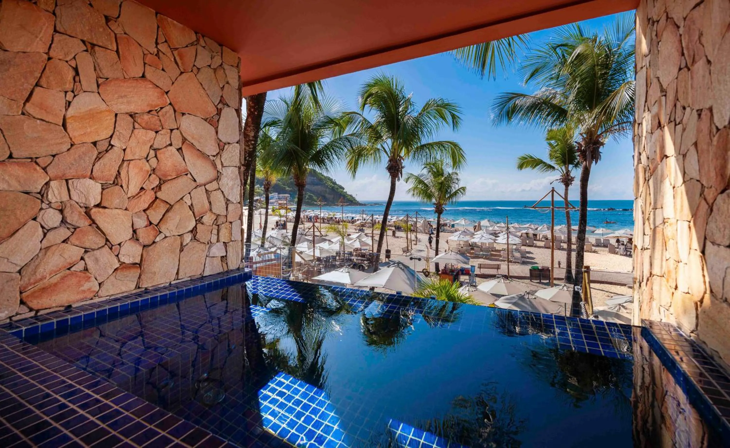 Swimming pool in Pousada Bahia Tambor