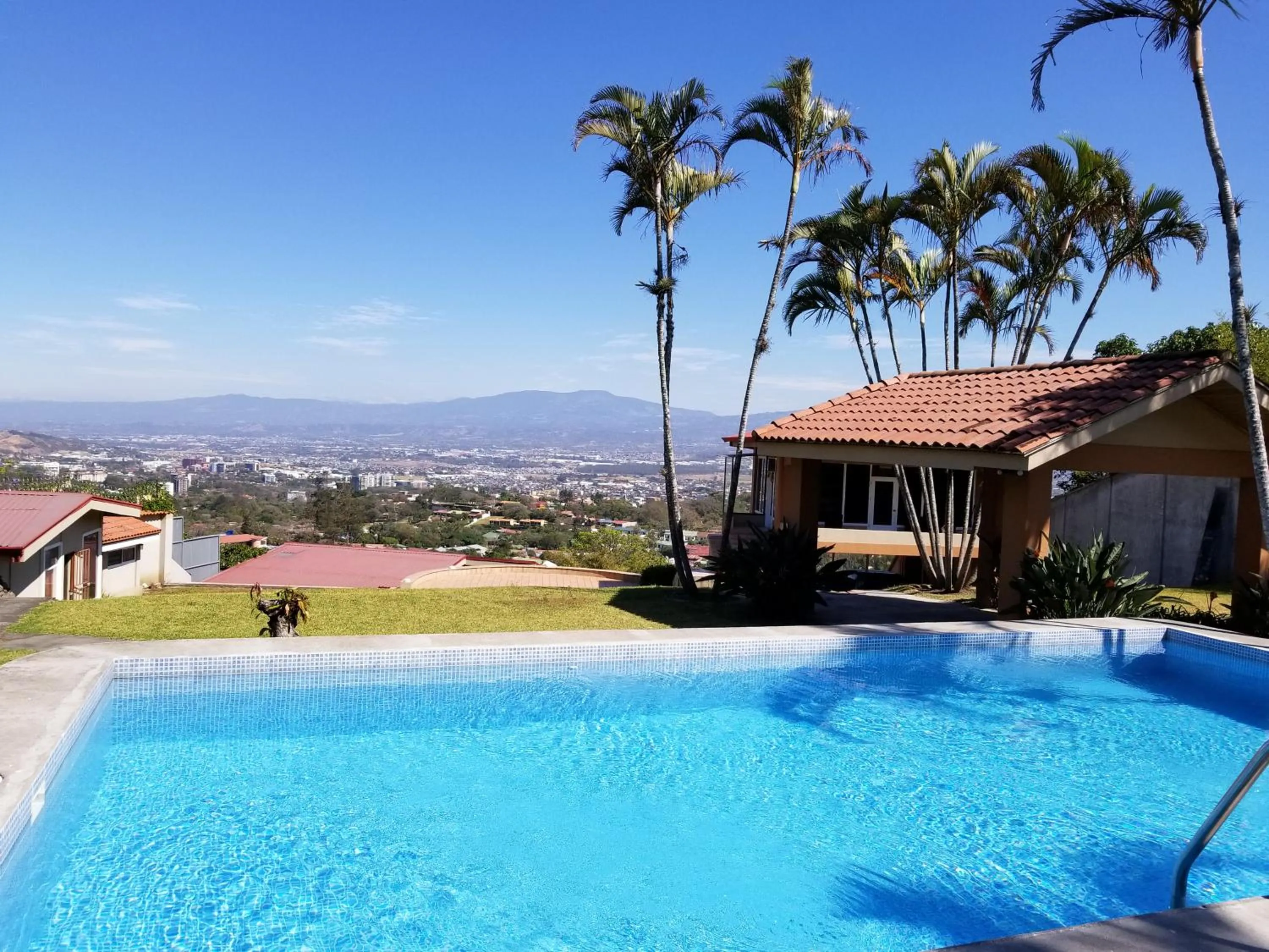 Property building in Hotel Monte Campana Escazu