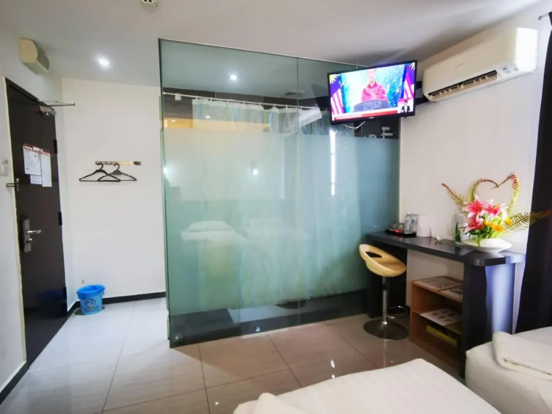 TV and multimedia in Dolphin Hotel