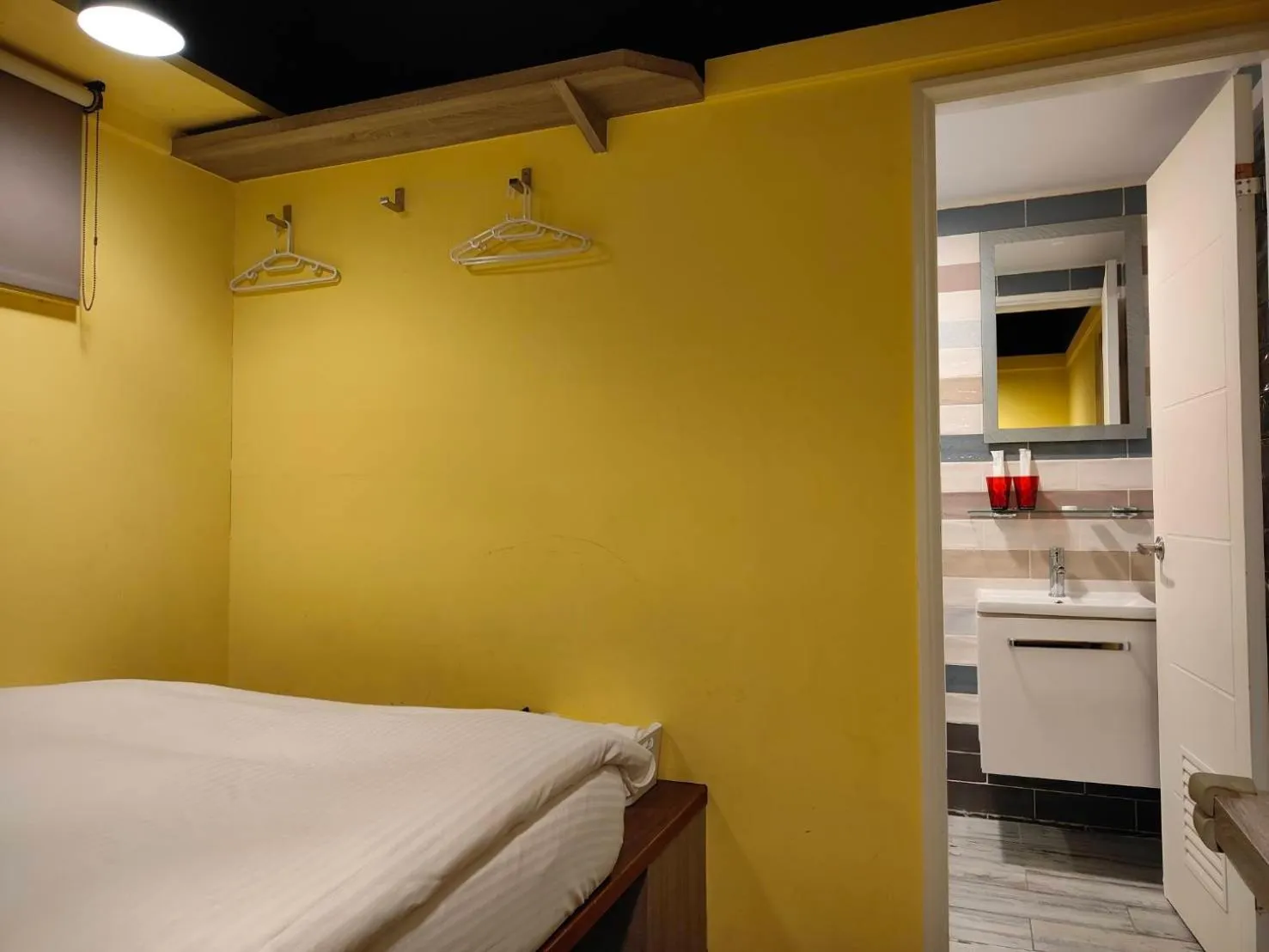 Photo of the whole room, Bed in Bon Hotel Taipei