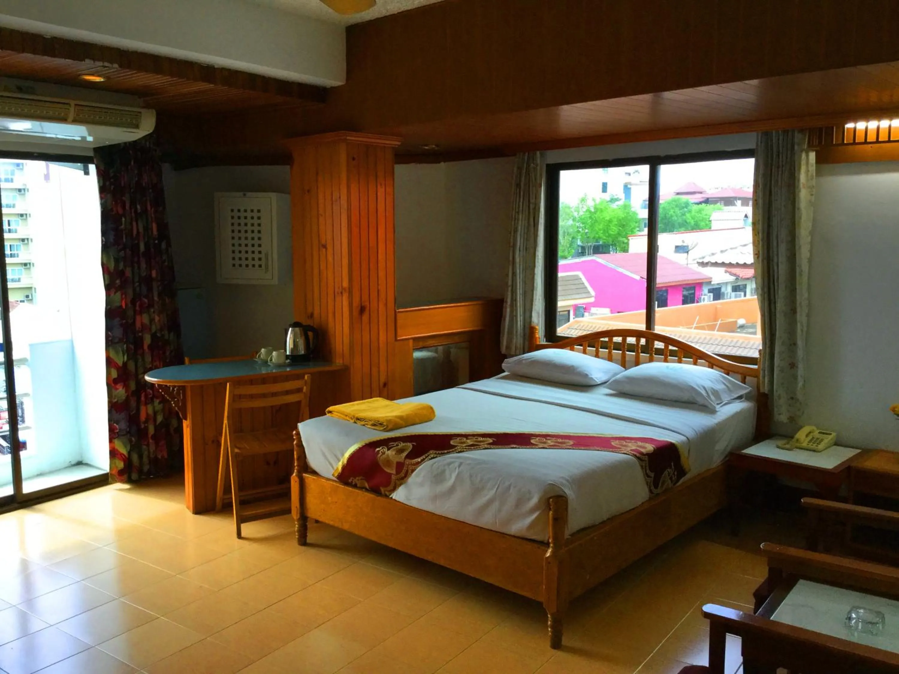 Photo of the whole room, Bed in Bliss Mansion