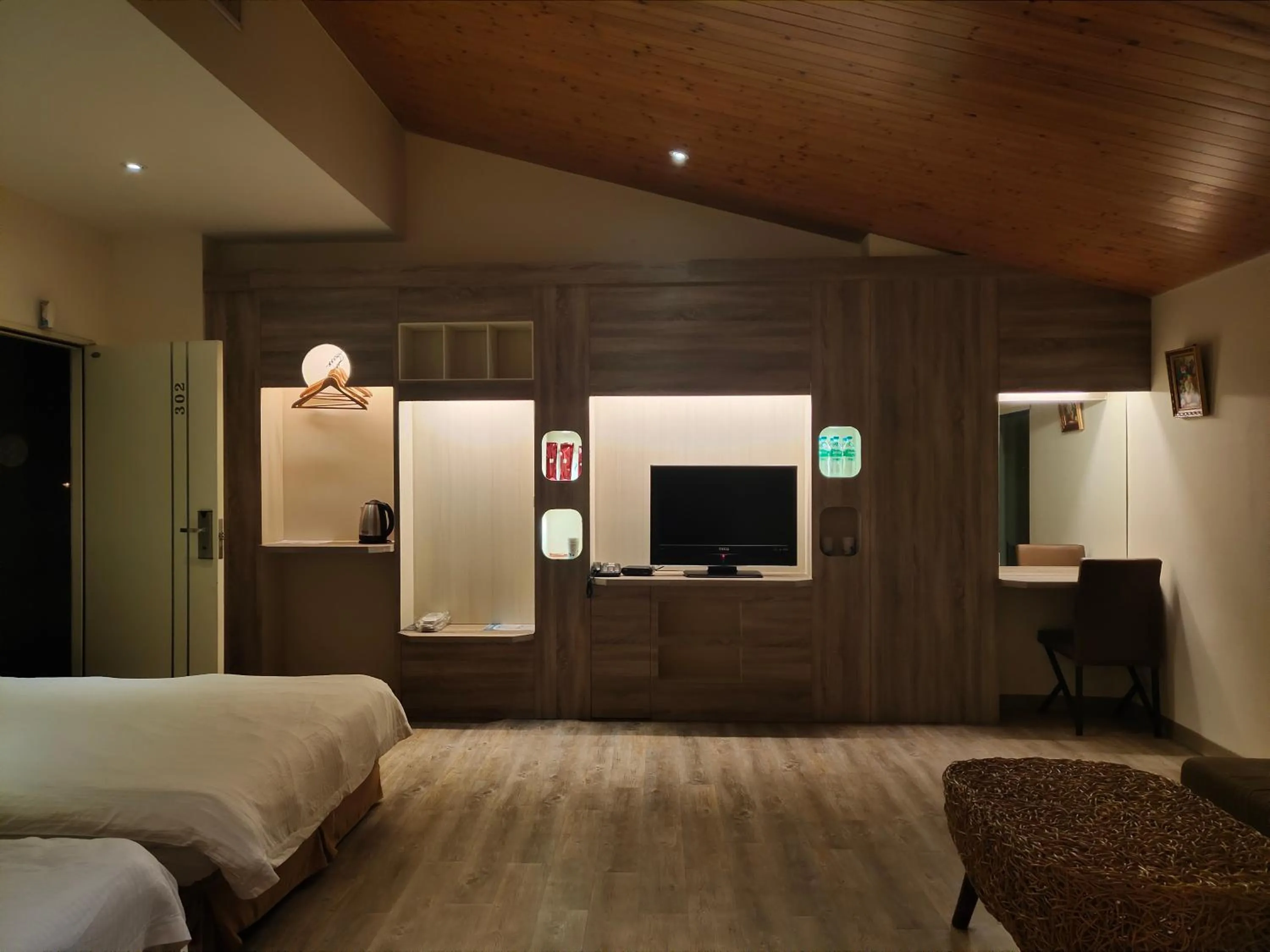 Bed in Empire Pacific Hotel龍潭科學園區 六福村 幼獅工業園區 長租旅居