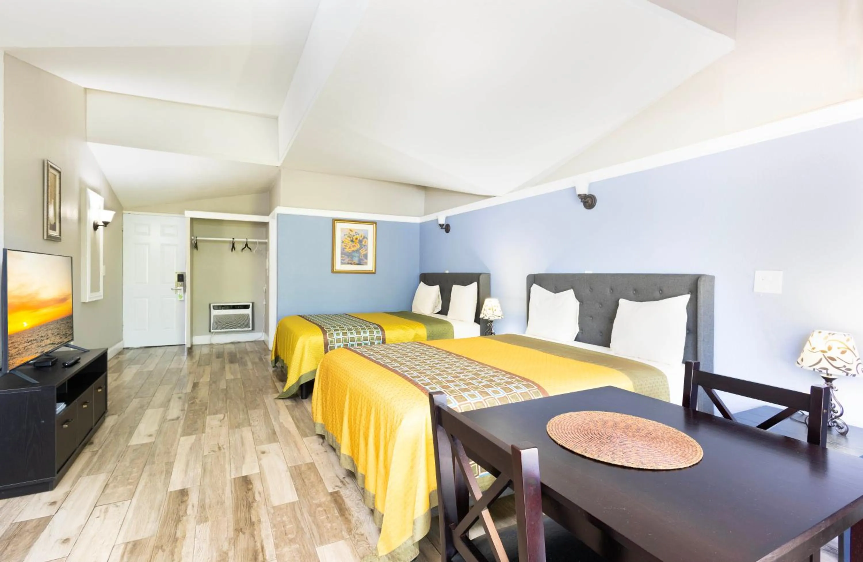 Warm Mineral Springs Motel