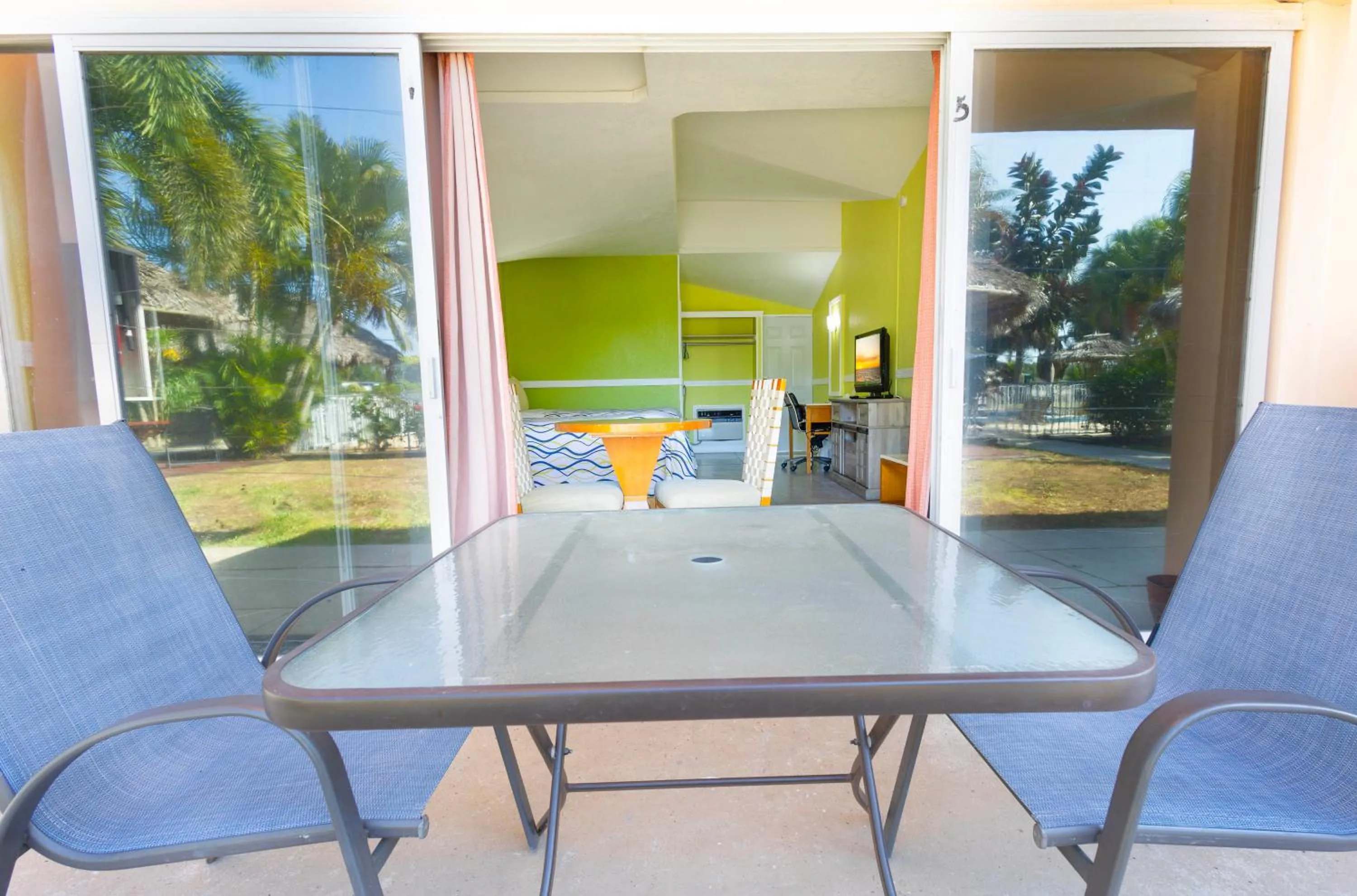 Warm Mineral Springs Motel