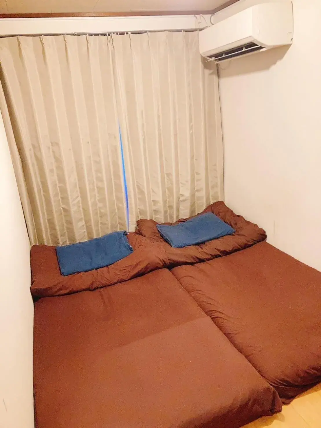 Budget Twin Room in Peace house Abeno Budget Twin Room in Peace house Abeno