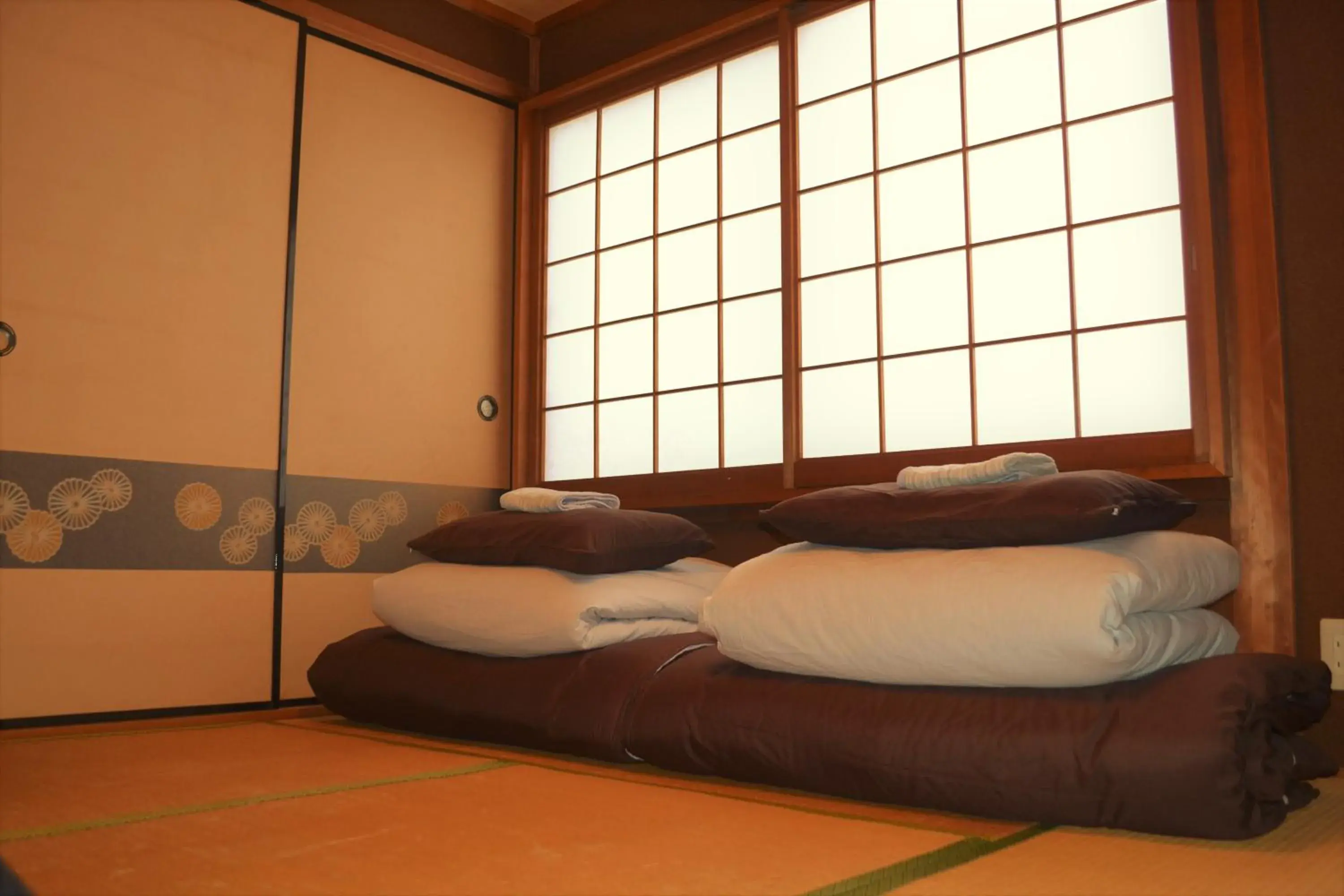 Japanese-Style Twin Room with Shared Bathroom in Peace house Abeno Japanese-Style Twin Room with Shared Bathroom in Peace house Abeno