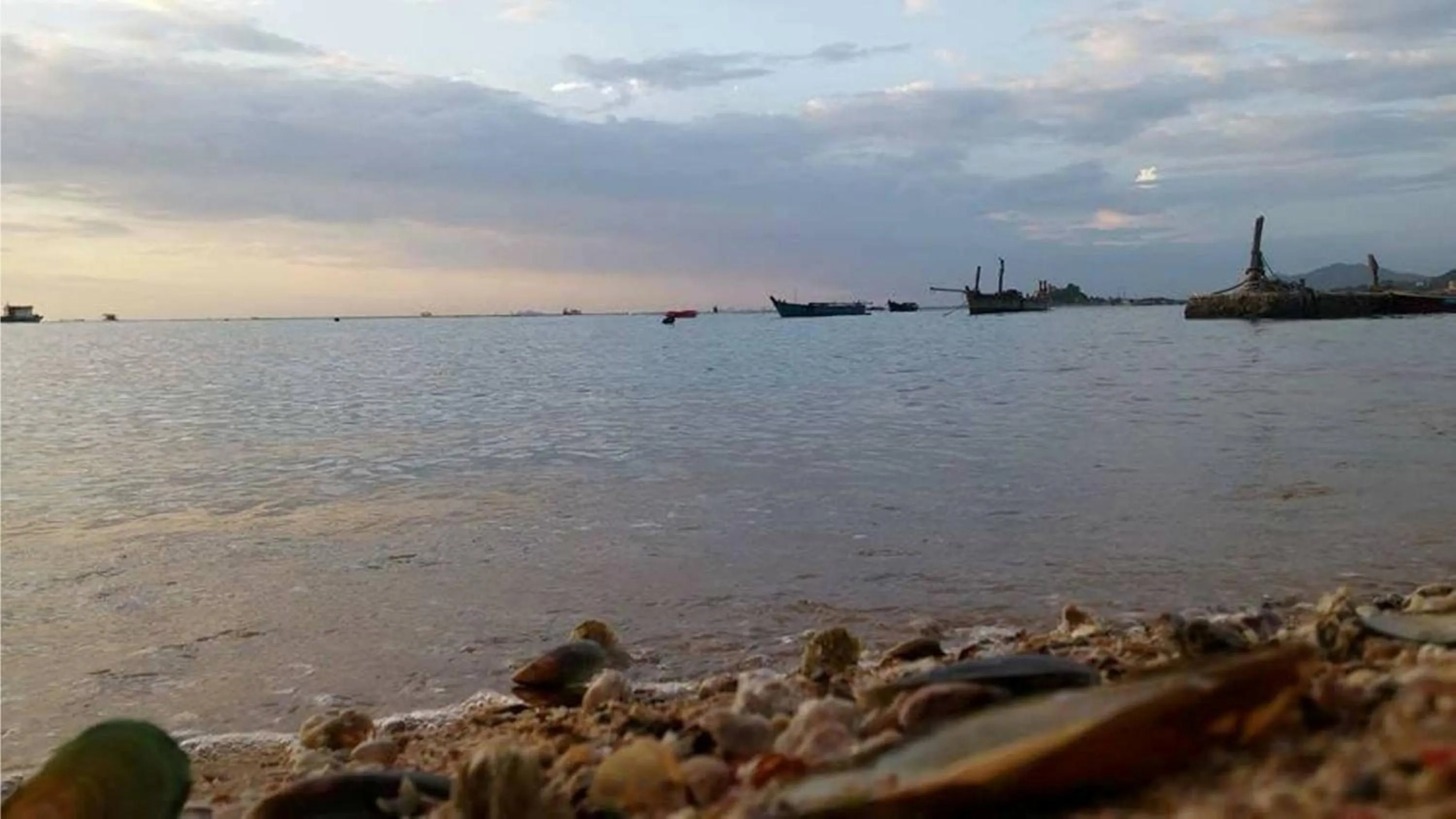 Sea view in Sonrisa Srirachaที่พักติดทะเล