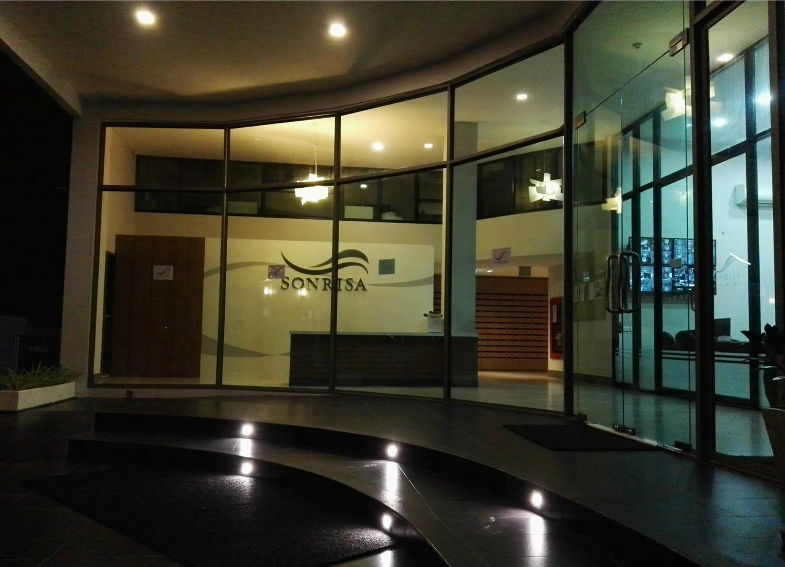 Lobby or reception in Sonrisa Srirachaที่พักติดทะเล