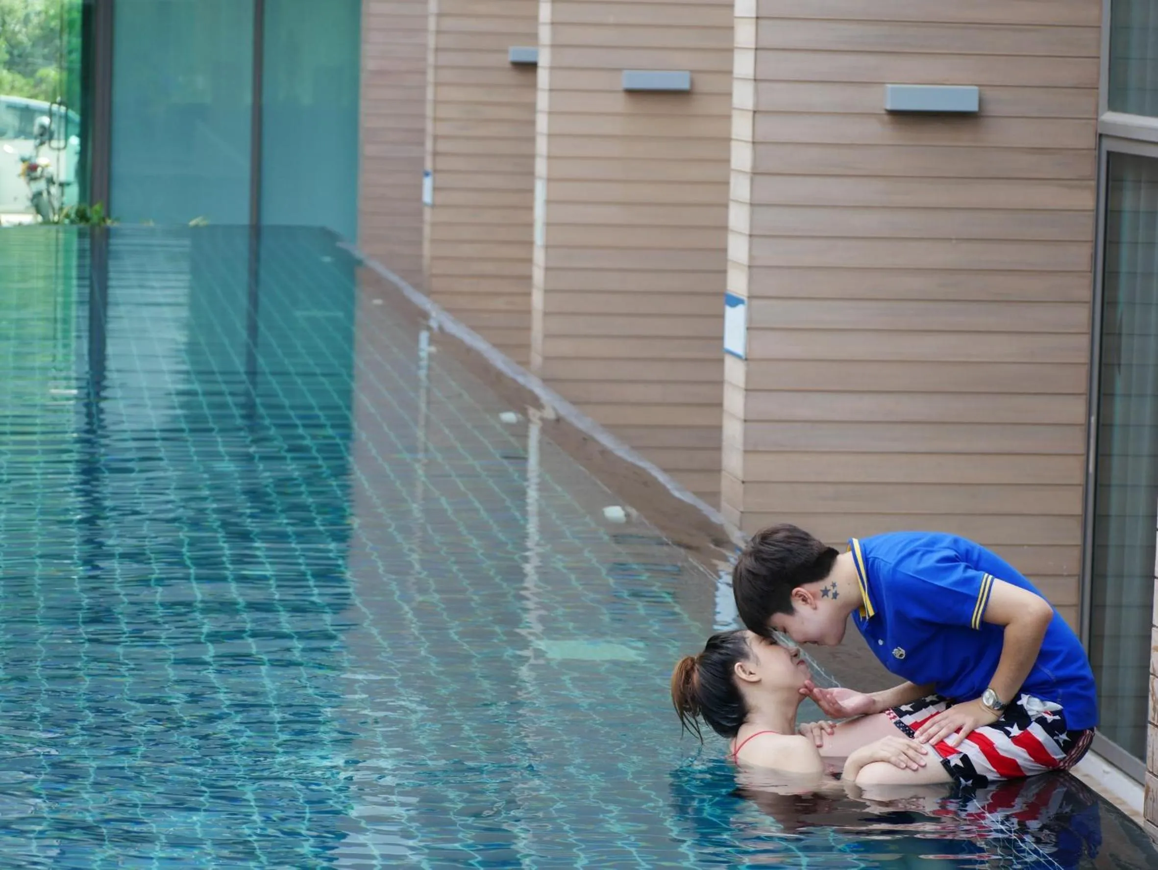 Swimming pool in Sonrisa Srirachaที่พักติดทะเล