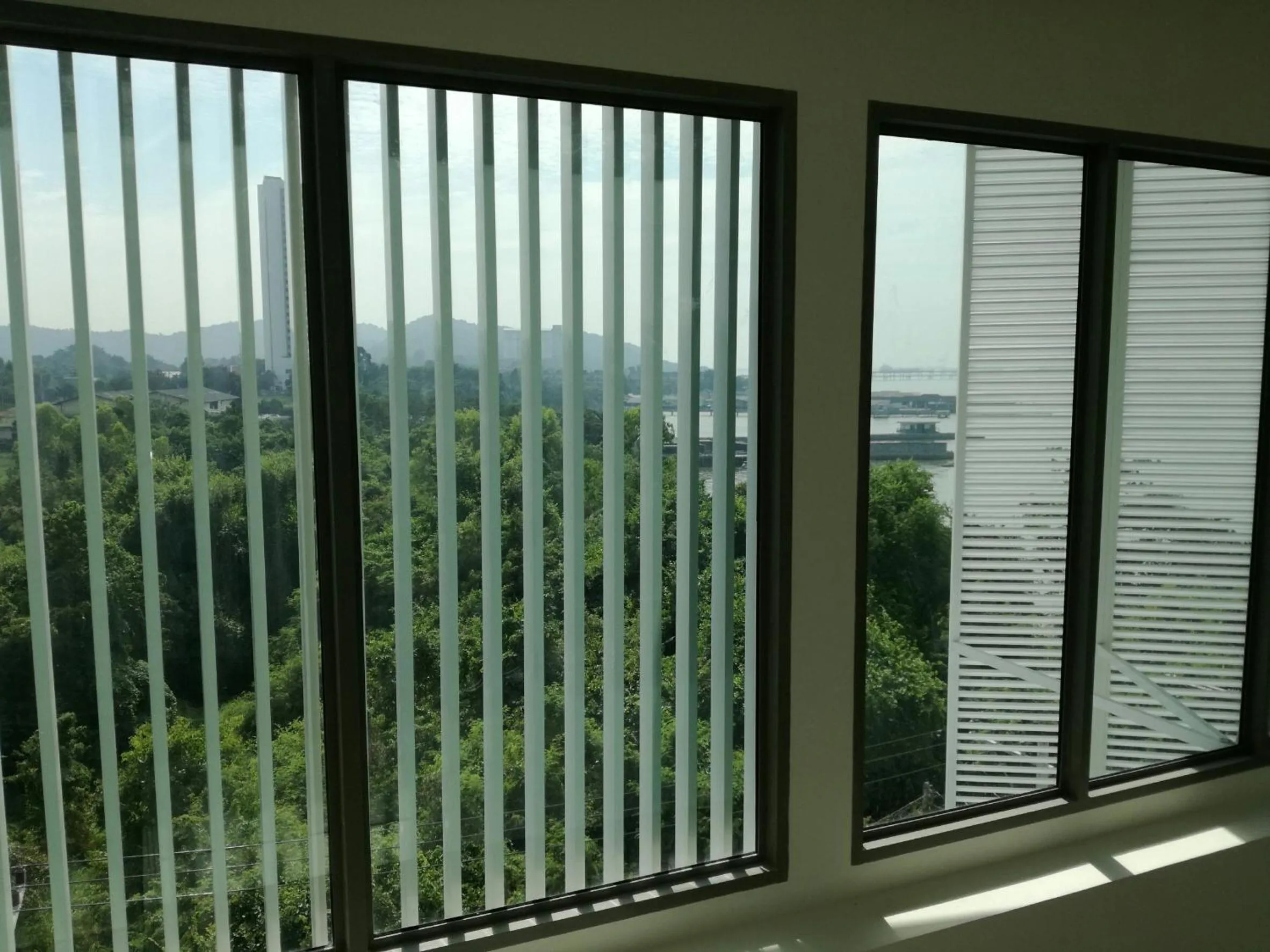 Mountain view in Sonrisa Srirachaที่พักติดทะเล