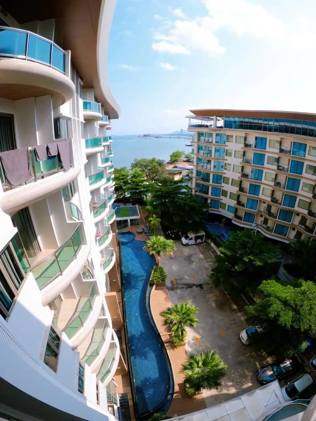 Balcony/Terrace in Sonrisa Srirachaที่พักติดทะเล