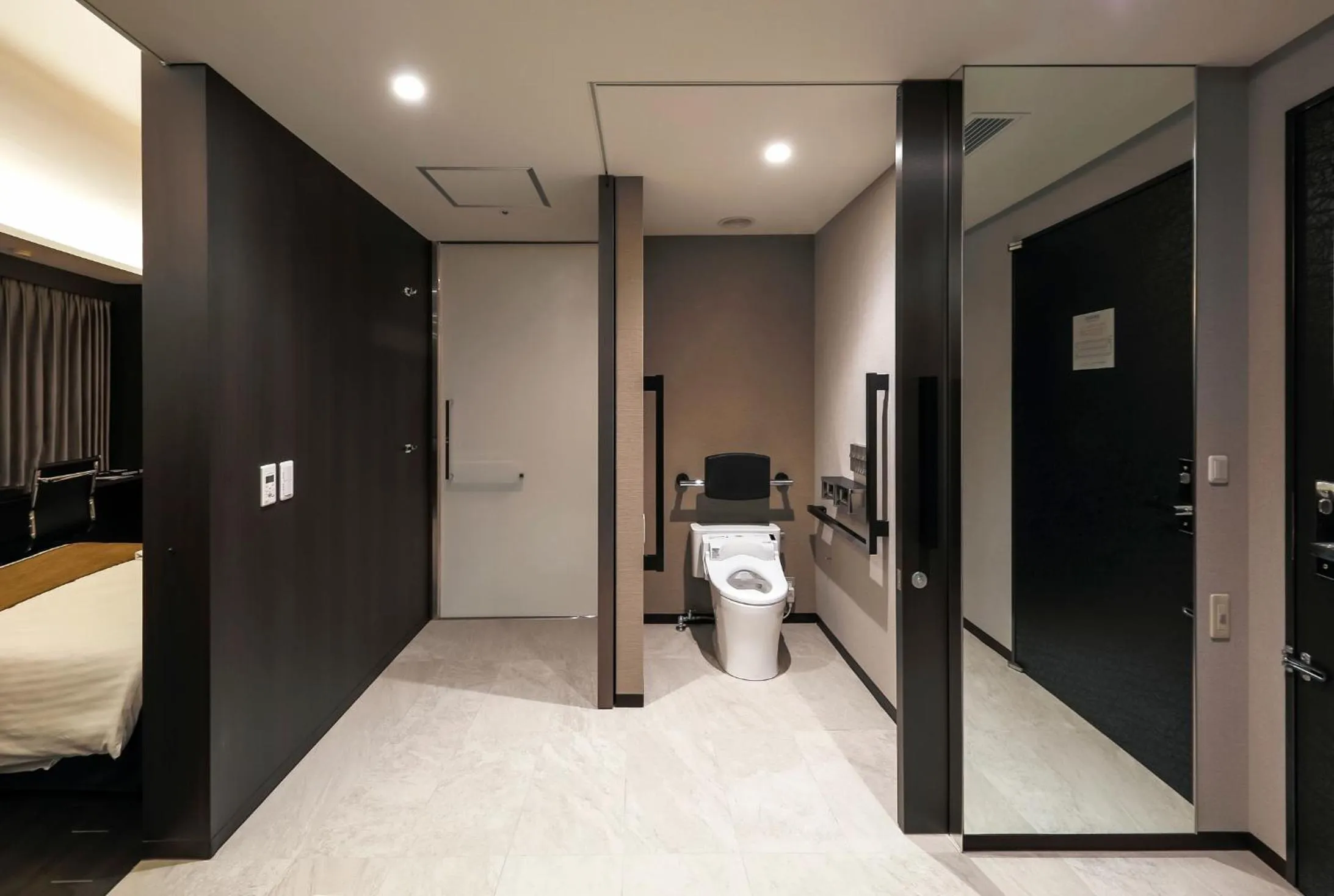 Facility for disabled guests, Bed in KKR Hotel Osaka