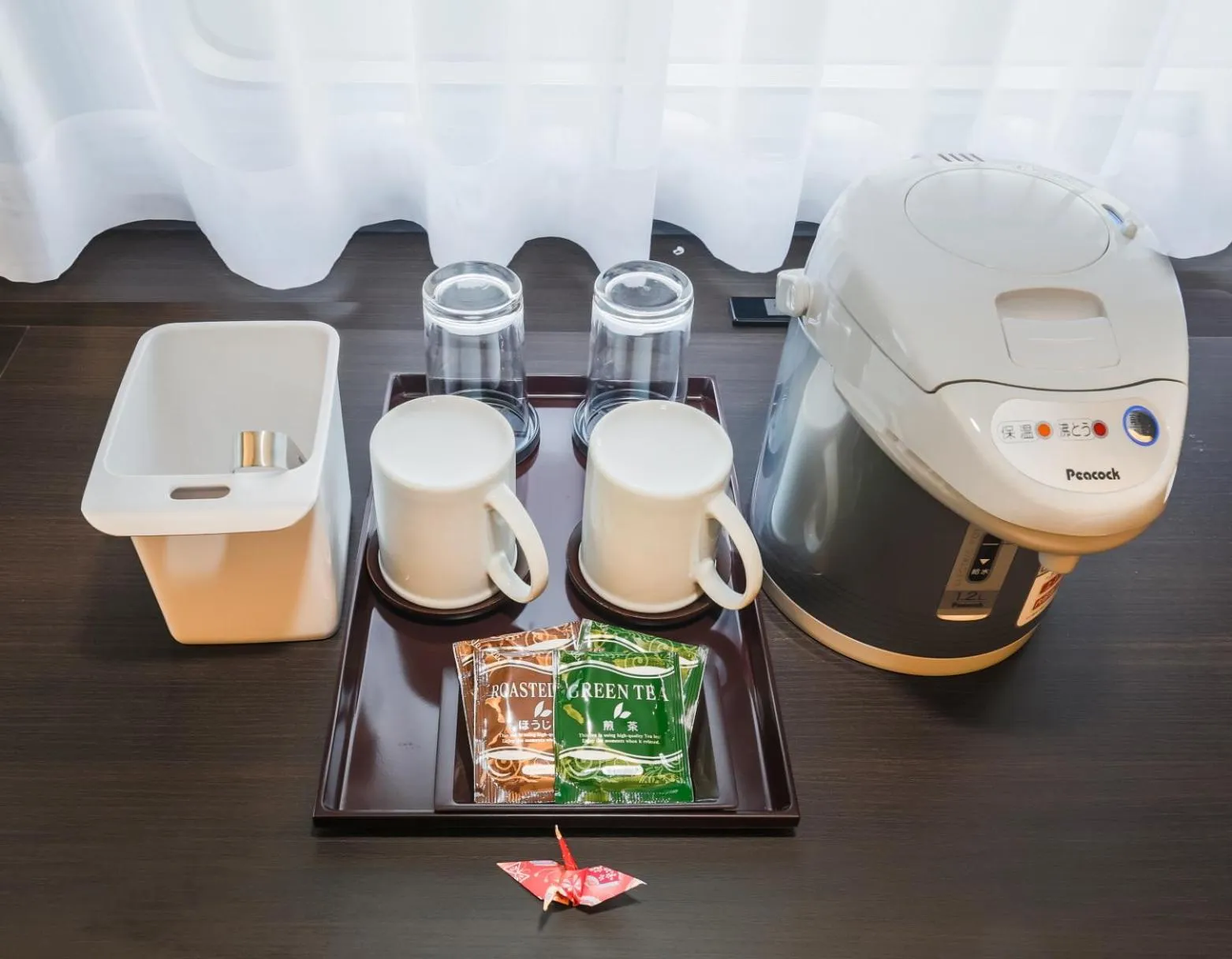 Coffee/tea facilities in KKR Hotel Osaka