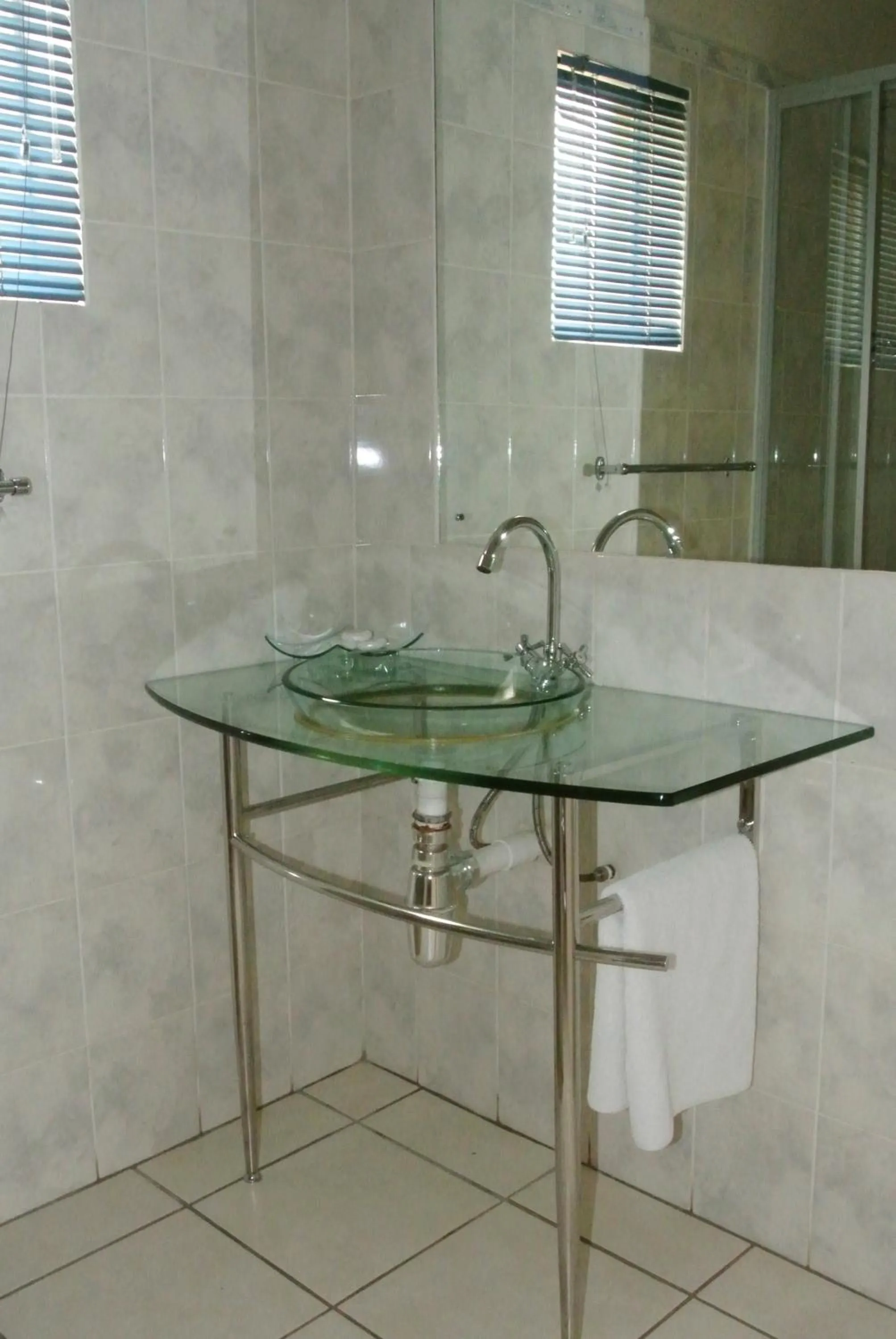 Bathroom in Emafini Country Lodge