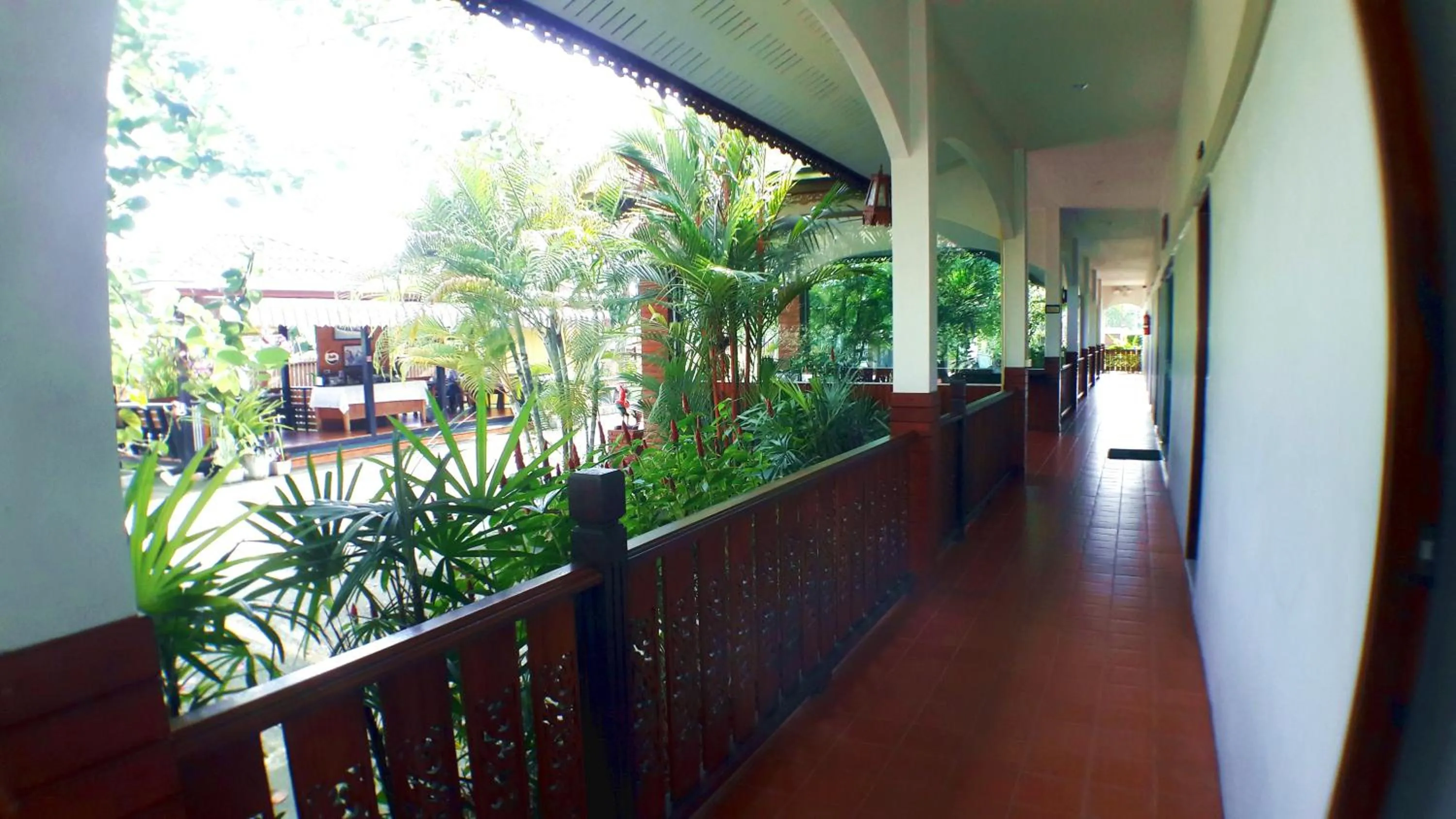 Khum Nakhon Hotel