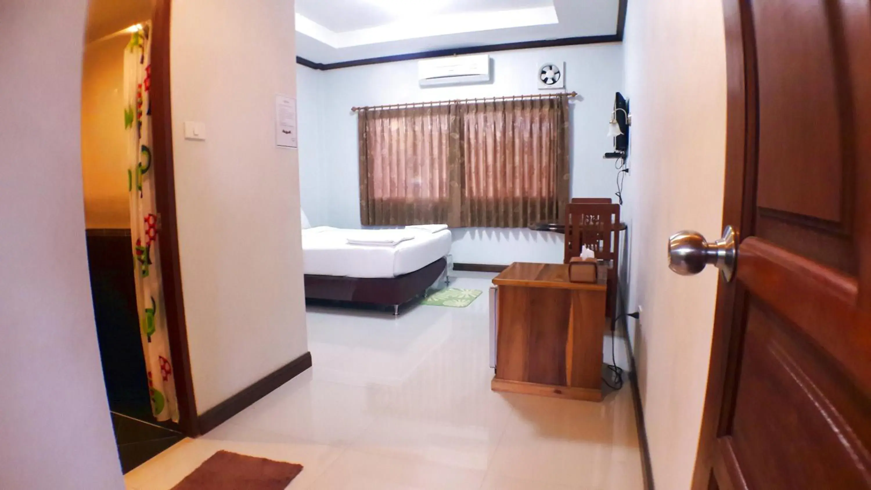 Standard Queen Room in Khum Nakhon Hotel Standard Queen Room in Khum Nakhon Hotel