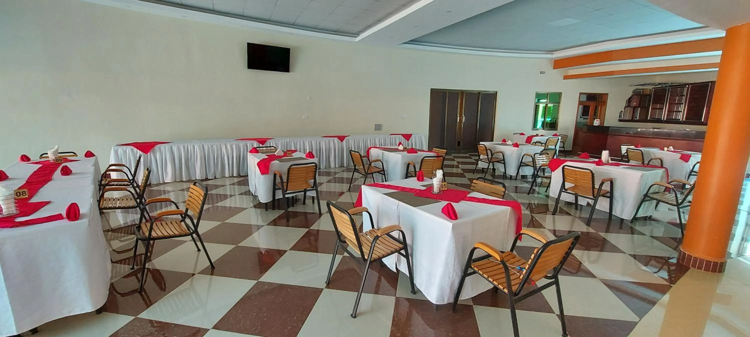 Restaurant/places to eat in Asamar Country Resort