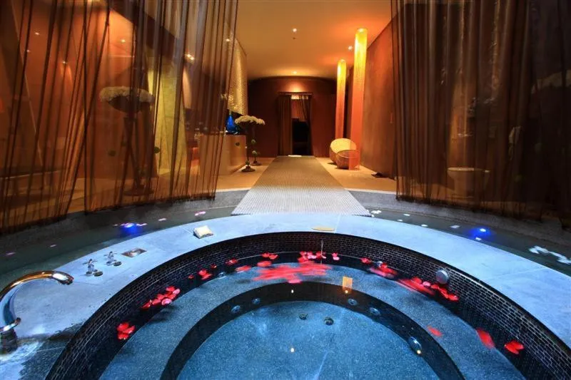 Bathroom in Moonlight Motel