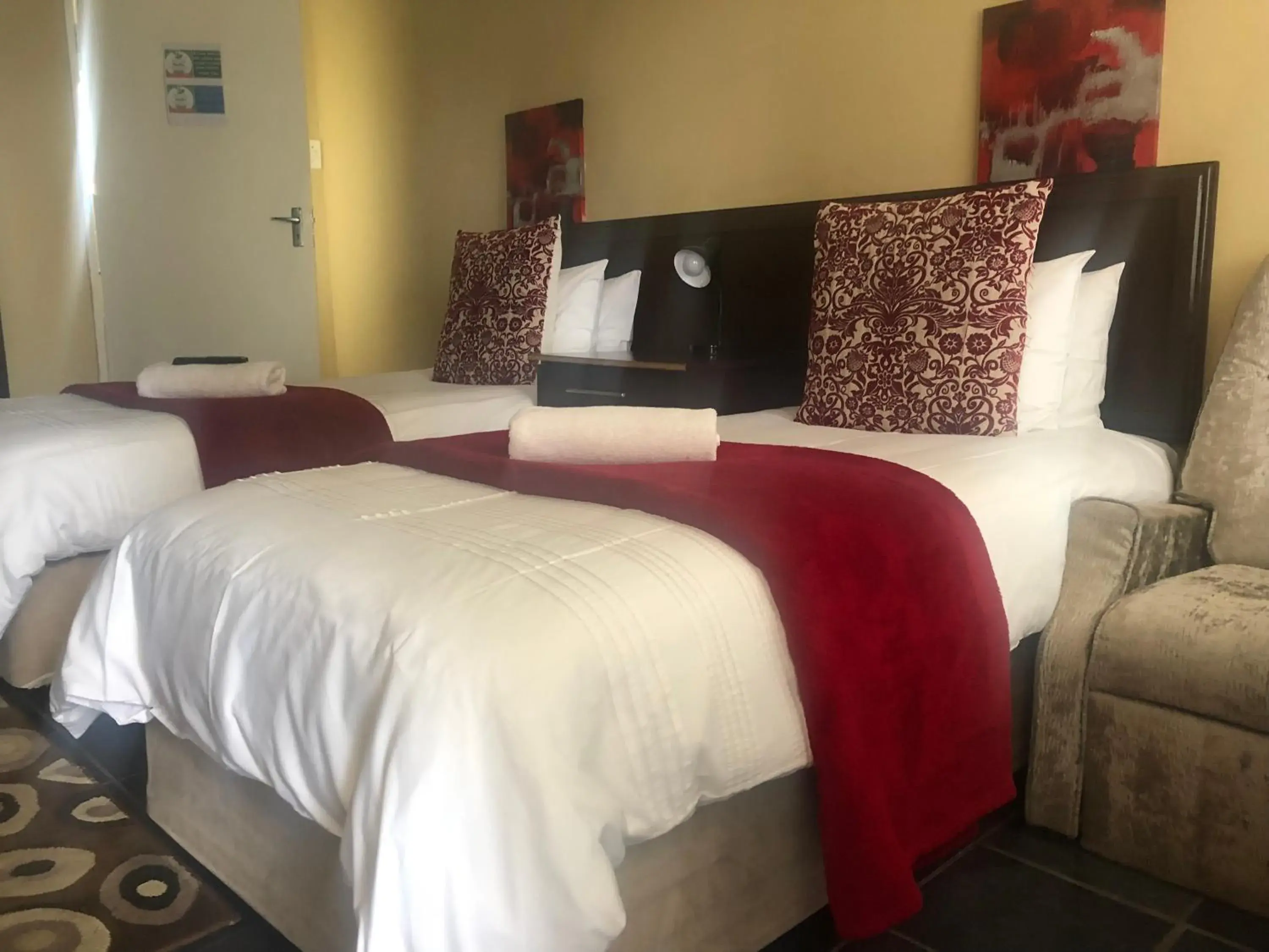 Double or Twin Room with Bathroom in Mcbest Guest House Double or Twin Room with Bathroom in Mcbest Guest House