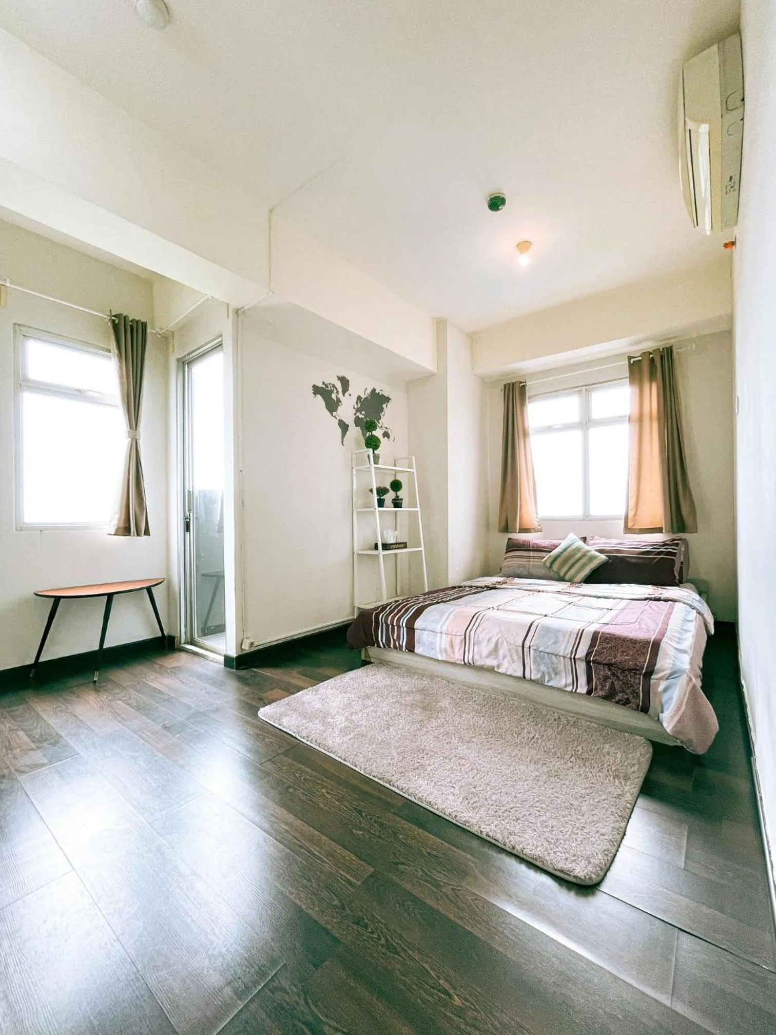 Bedroom, Bed in The Satu Stay - Apartemen SGV