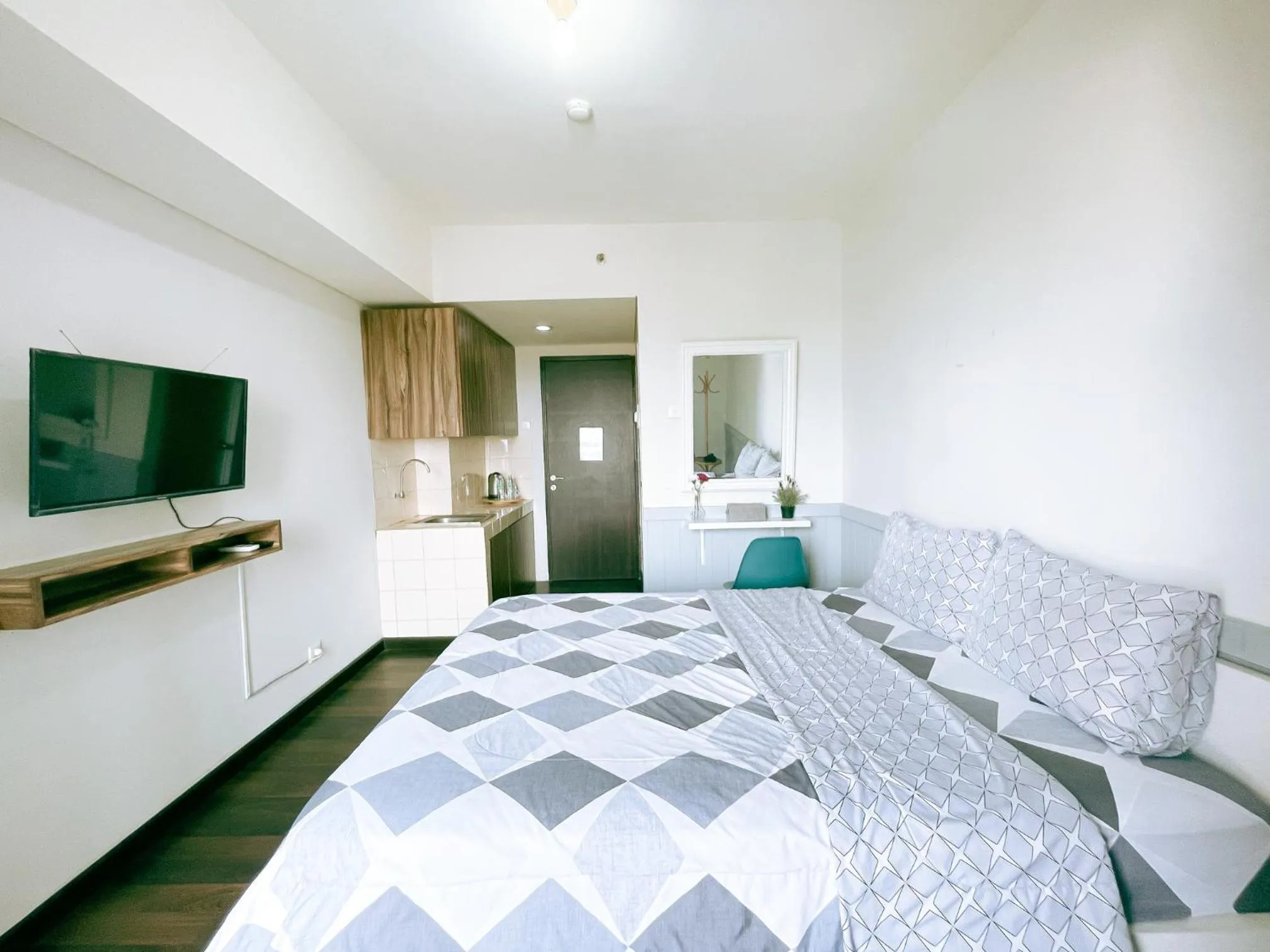 Bedroom, Bed in The Satu Stay - Apartemen SGV