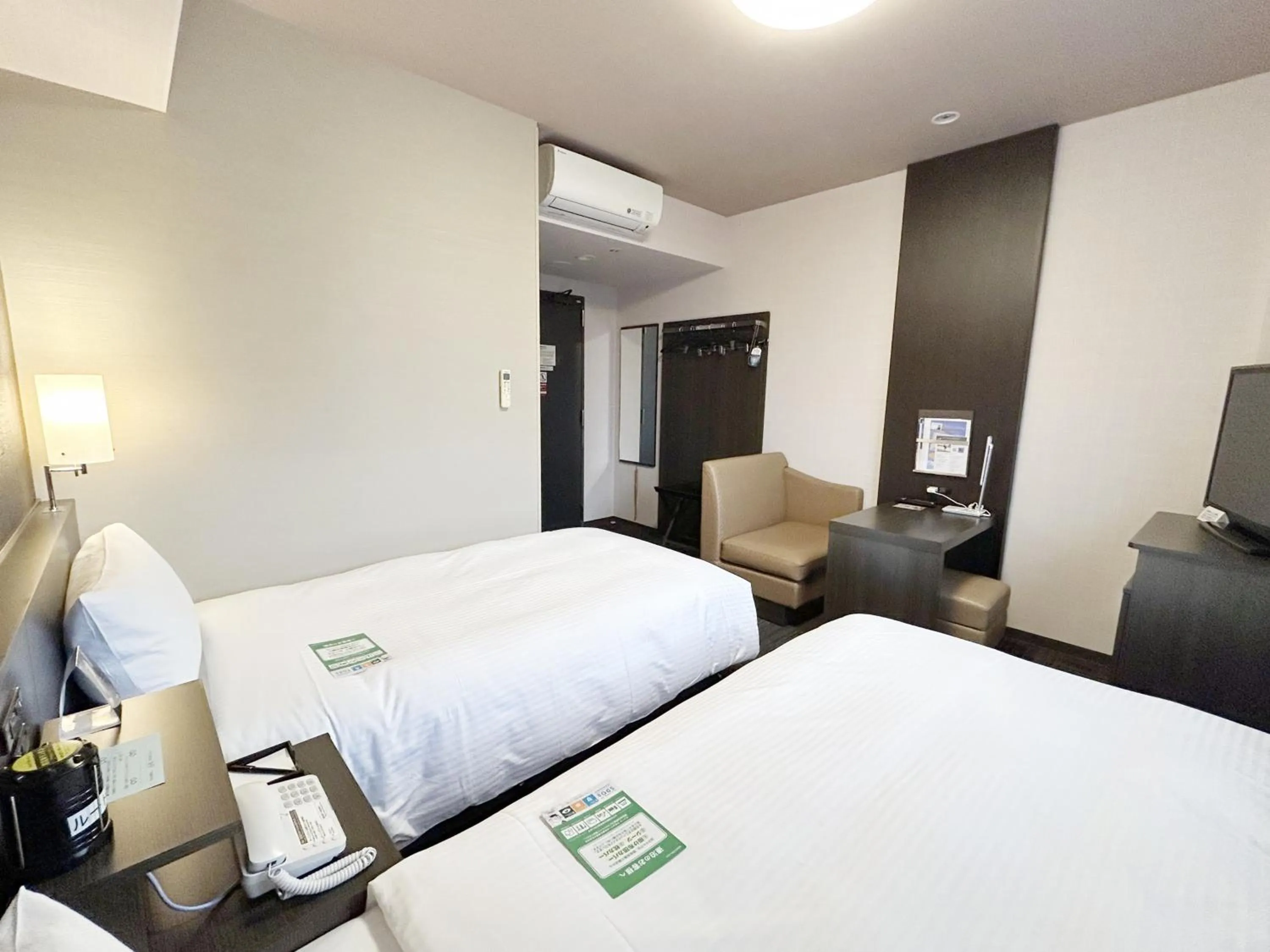 Photo of the whole room, Bed in Hotel Route-Inn Sabae -Kokudou 8 Gou-