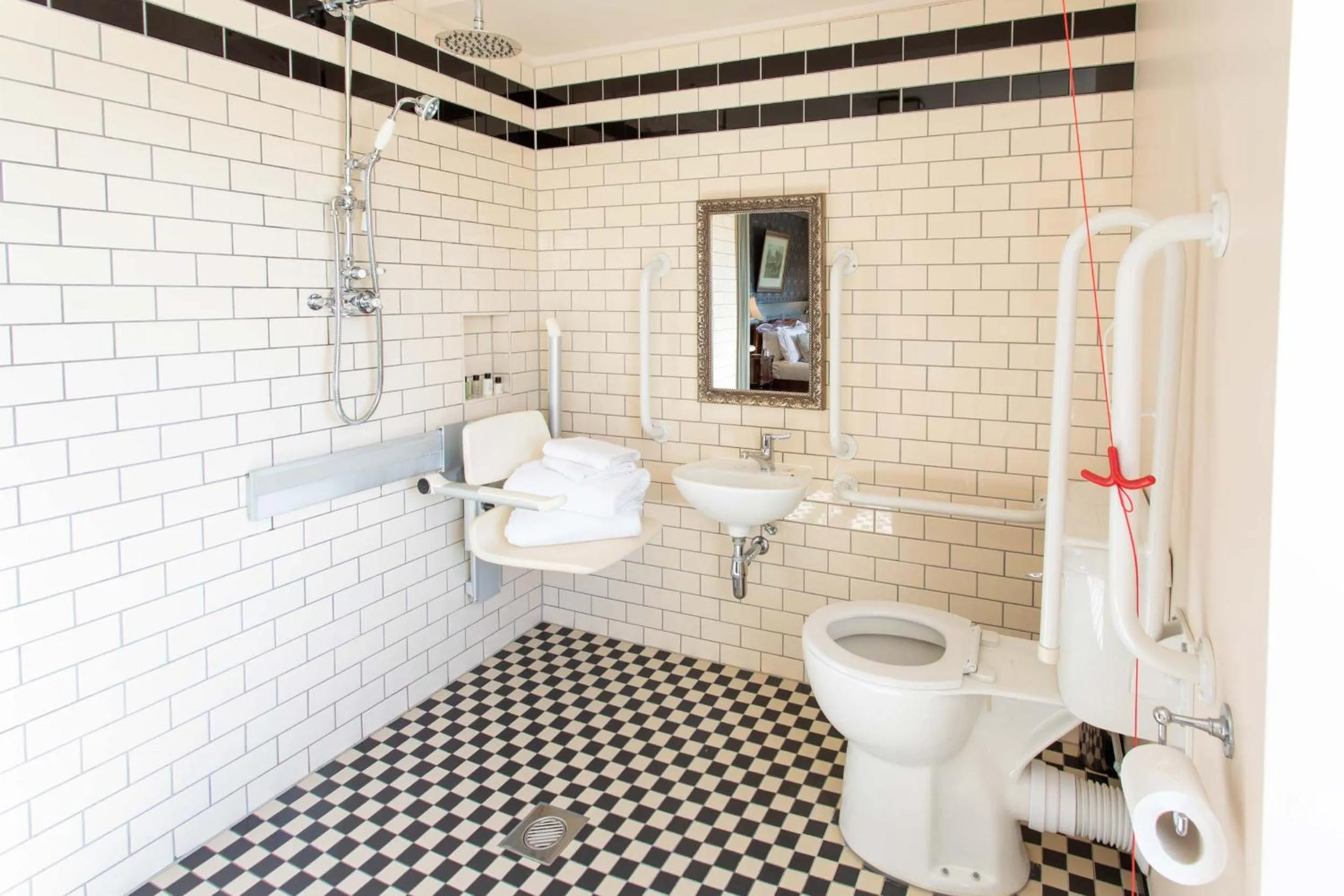 Bathroom in The Duchess of Cornwall