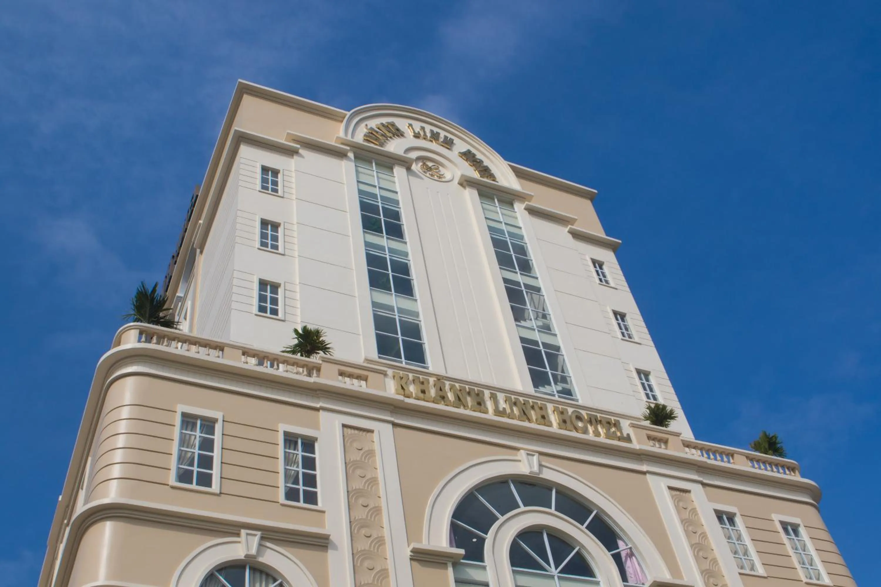 Facade/entrance in Khanh Linh Hotel