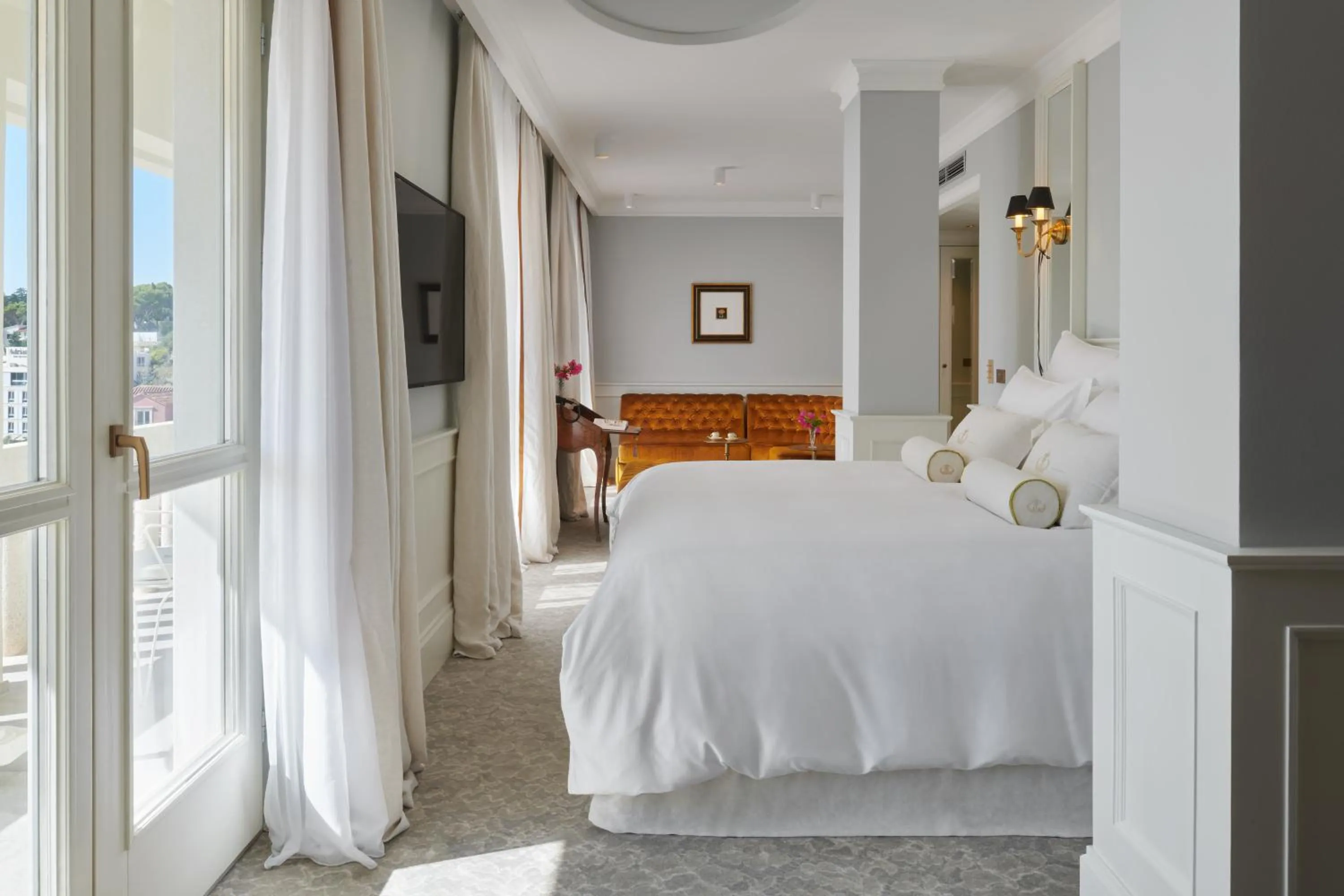 Bathroom, Bed in Palace Elisabeth Hvar Hotel - The Leading Hotels of the World