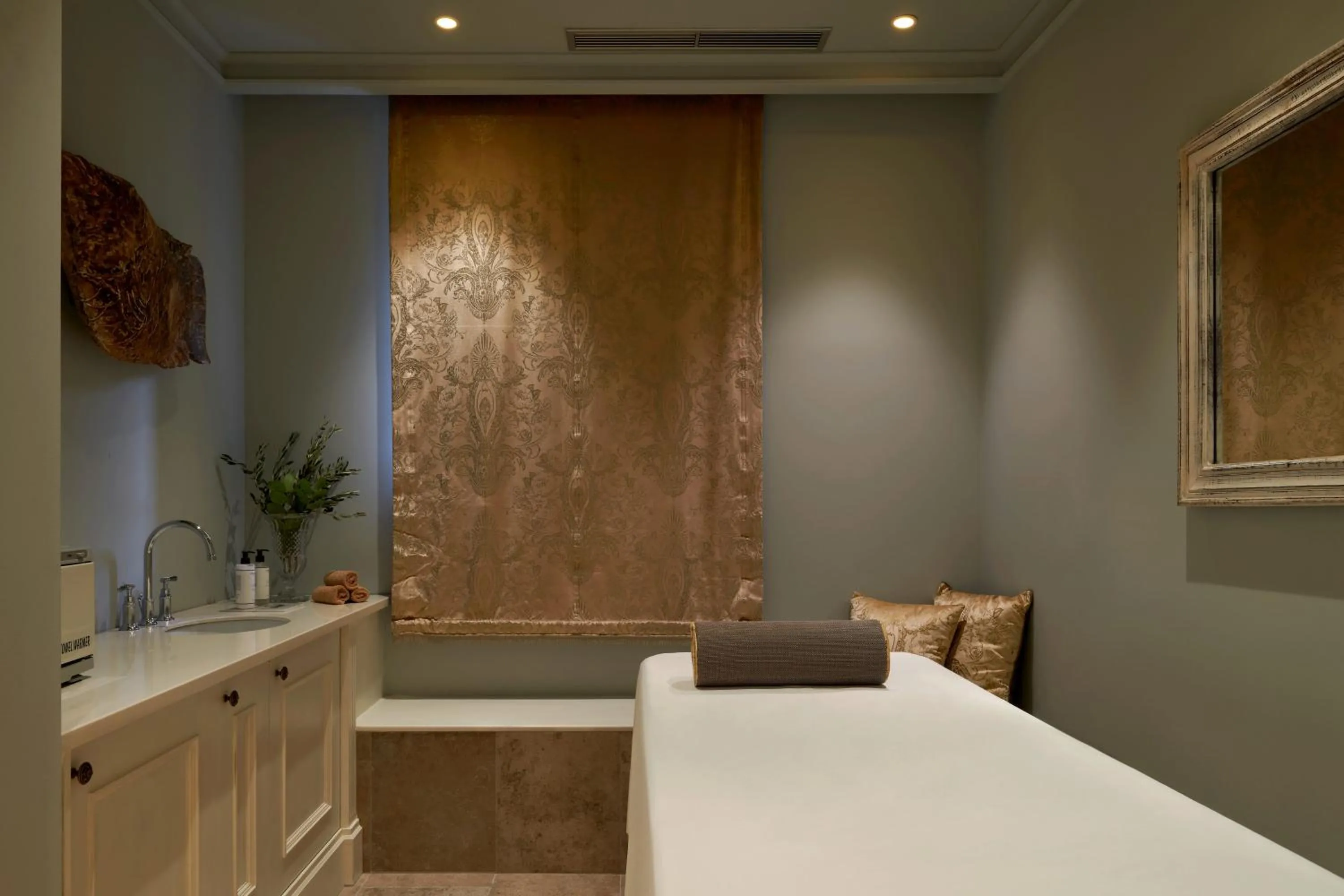 Massage, Bed in Palace Elisabeth Hvar Hotel - The Leading Hotels of the World