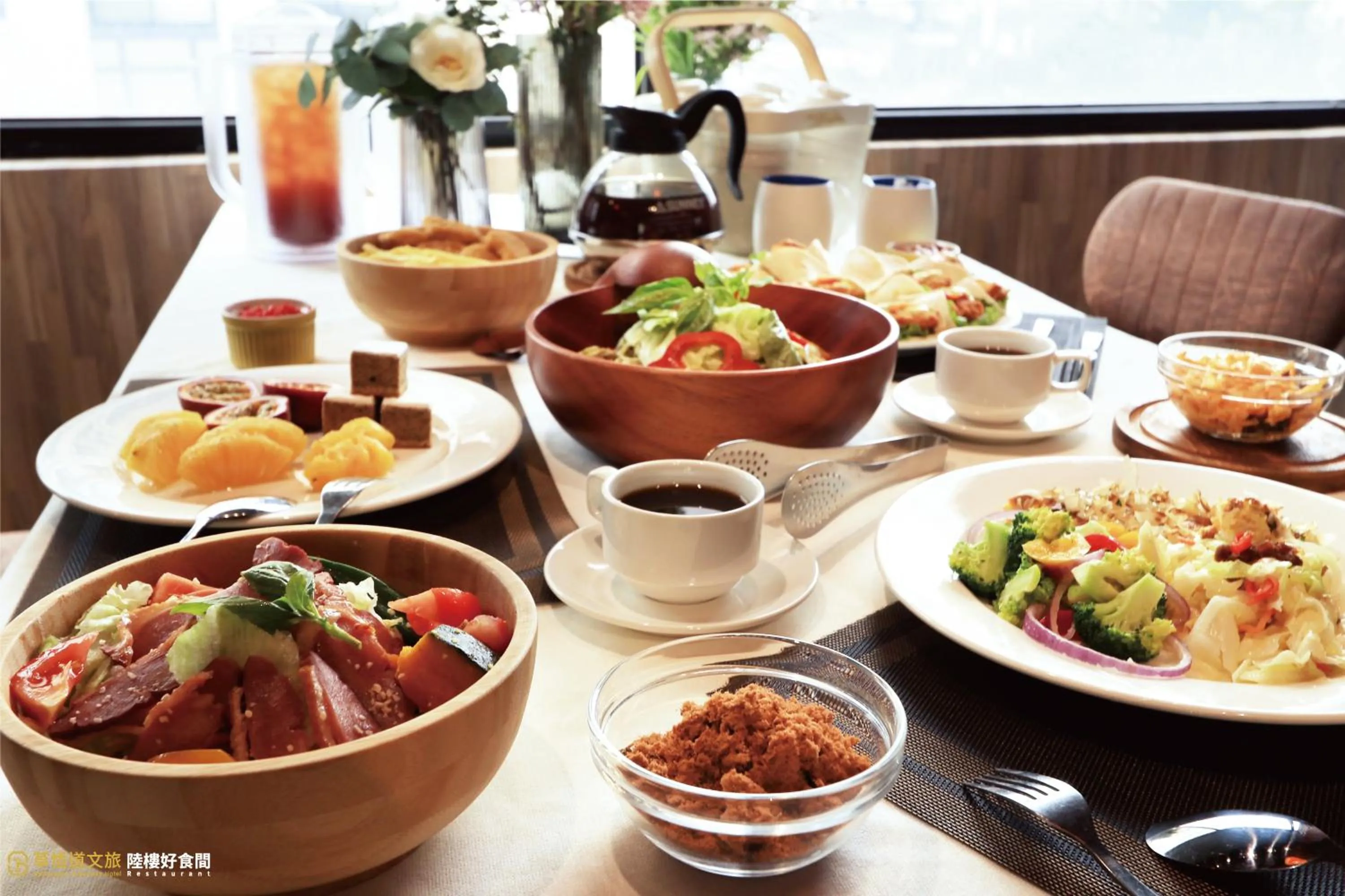 Restaurant/places to eat in Calligraphy Greenway Hotel