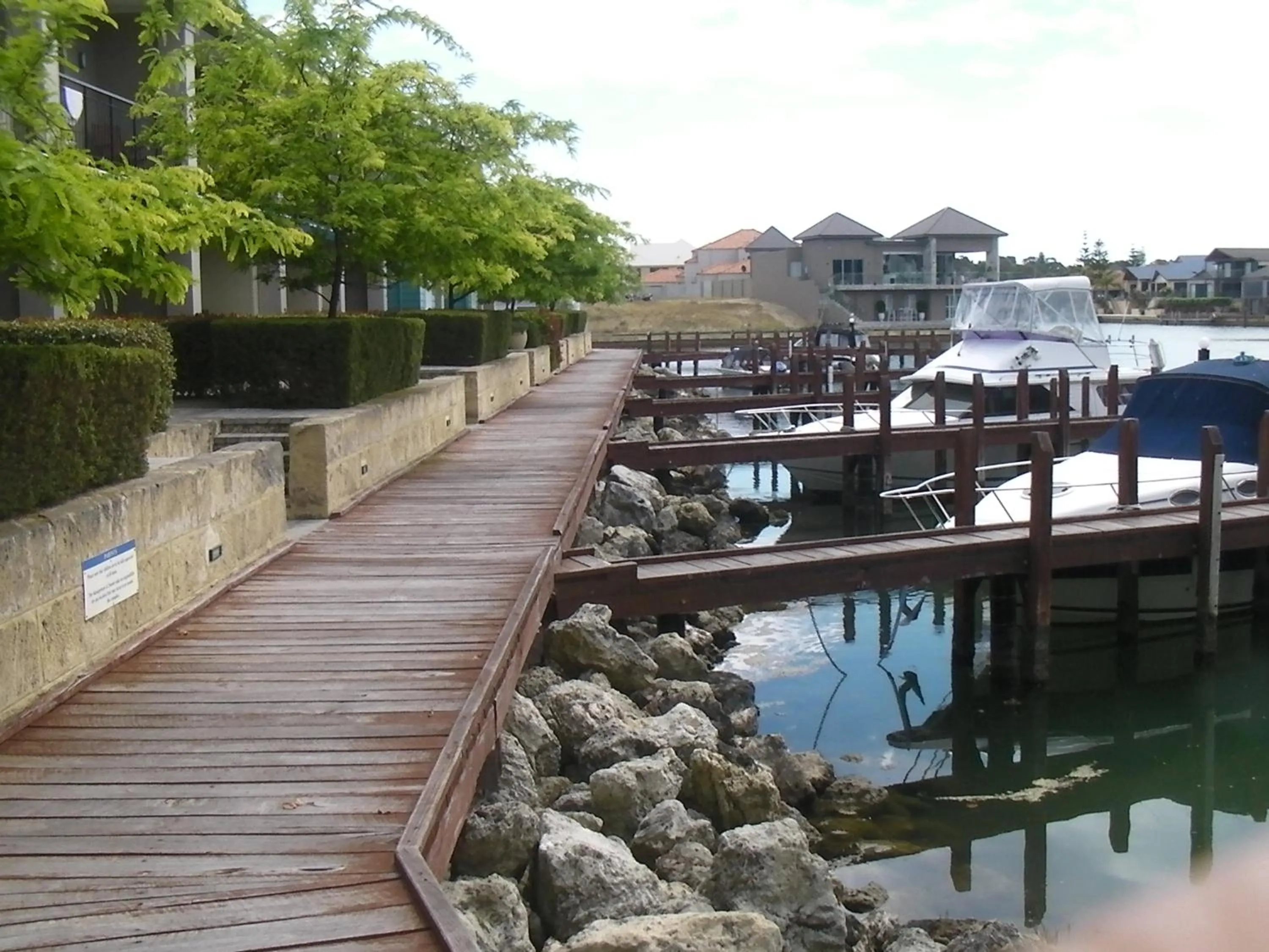 Apollo Quay Holiday Apartment