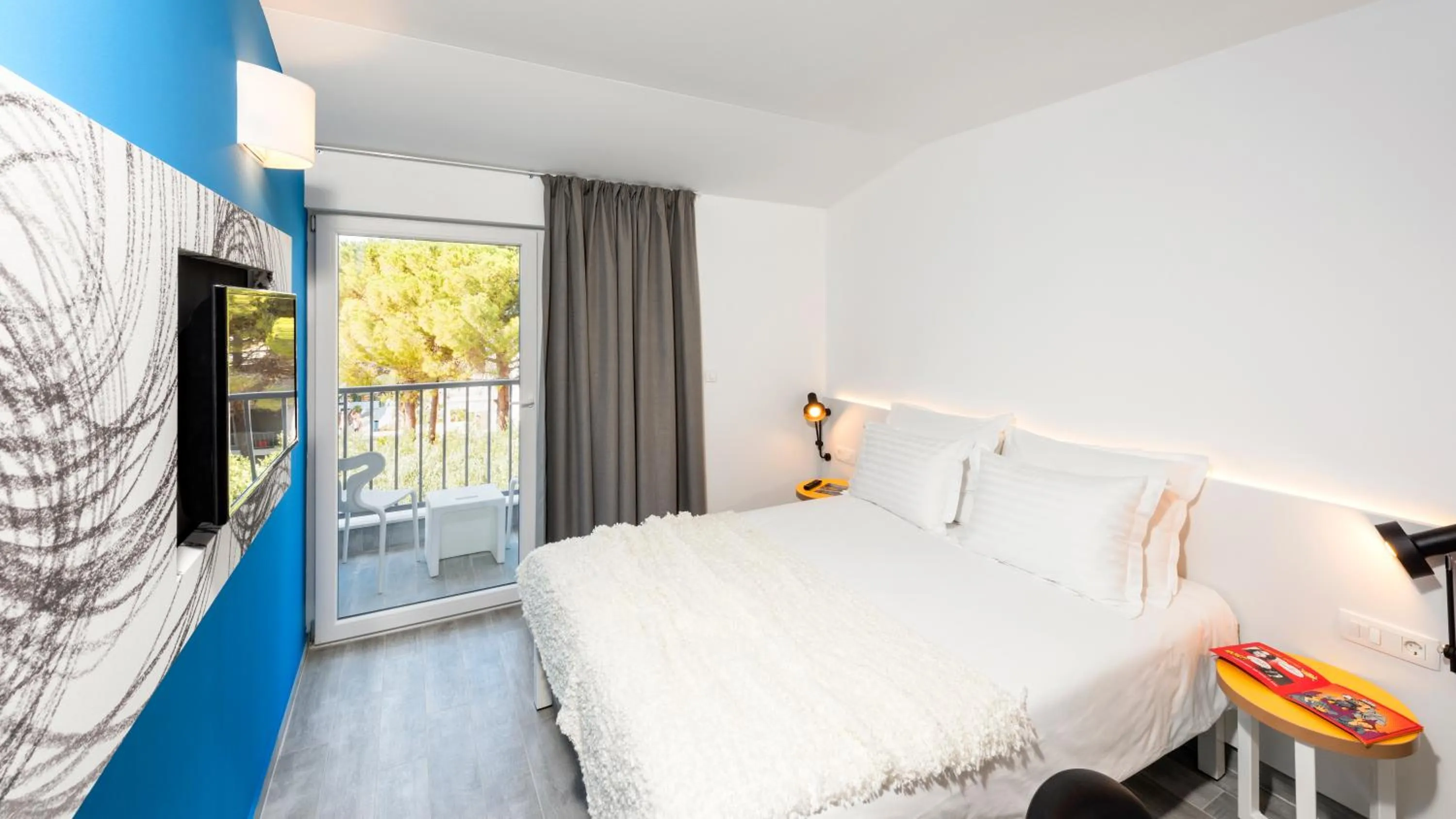 Bedroom, Bed in Pharos Hvar Bayhill Hotel