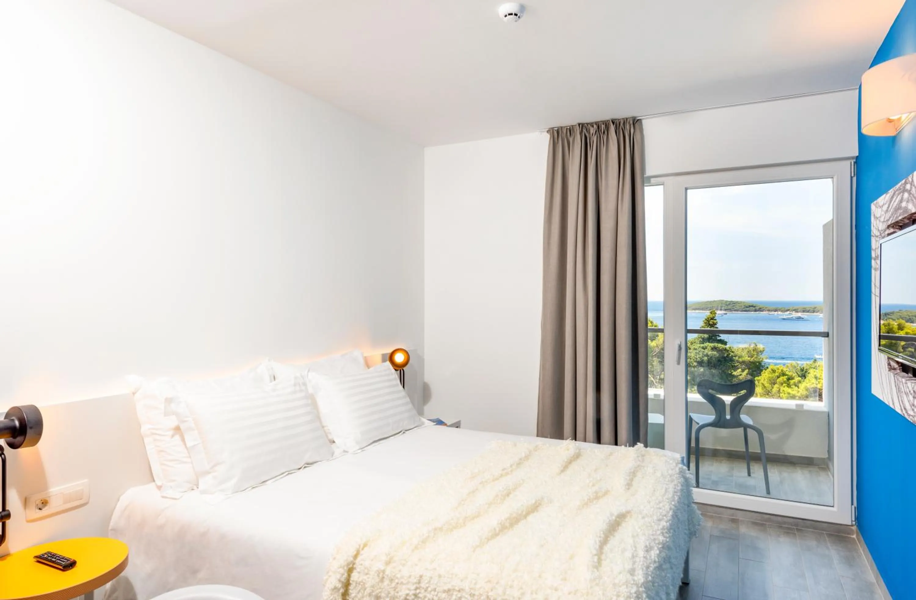 Bedroom, Bed in Pharos Hvar Bayhill Hotel