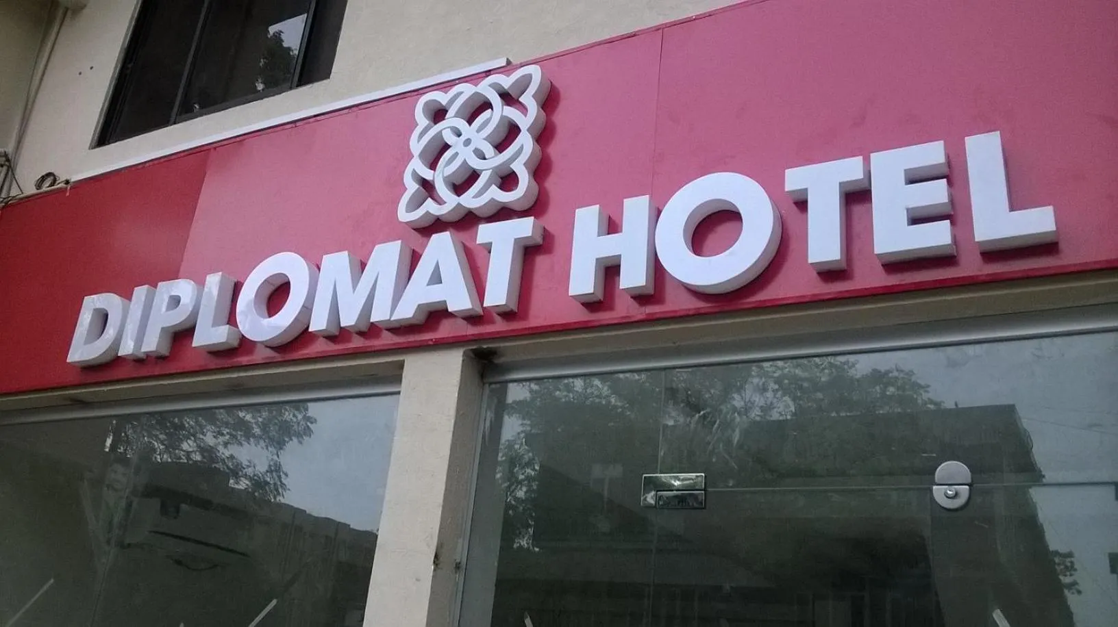 Facade/entrance in Diplomat Hotel