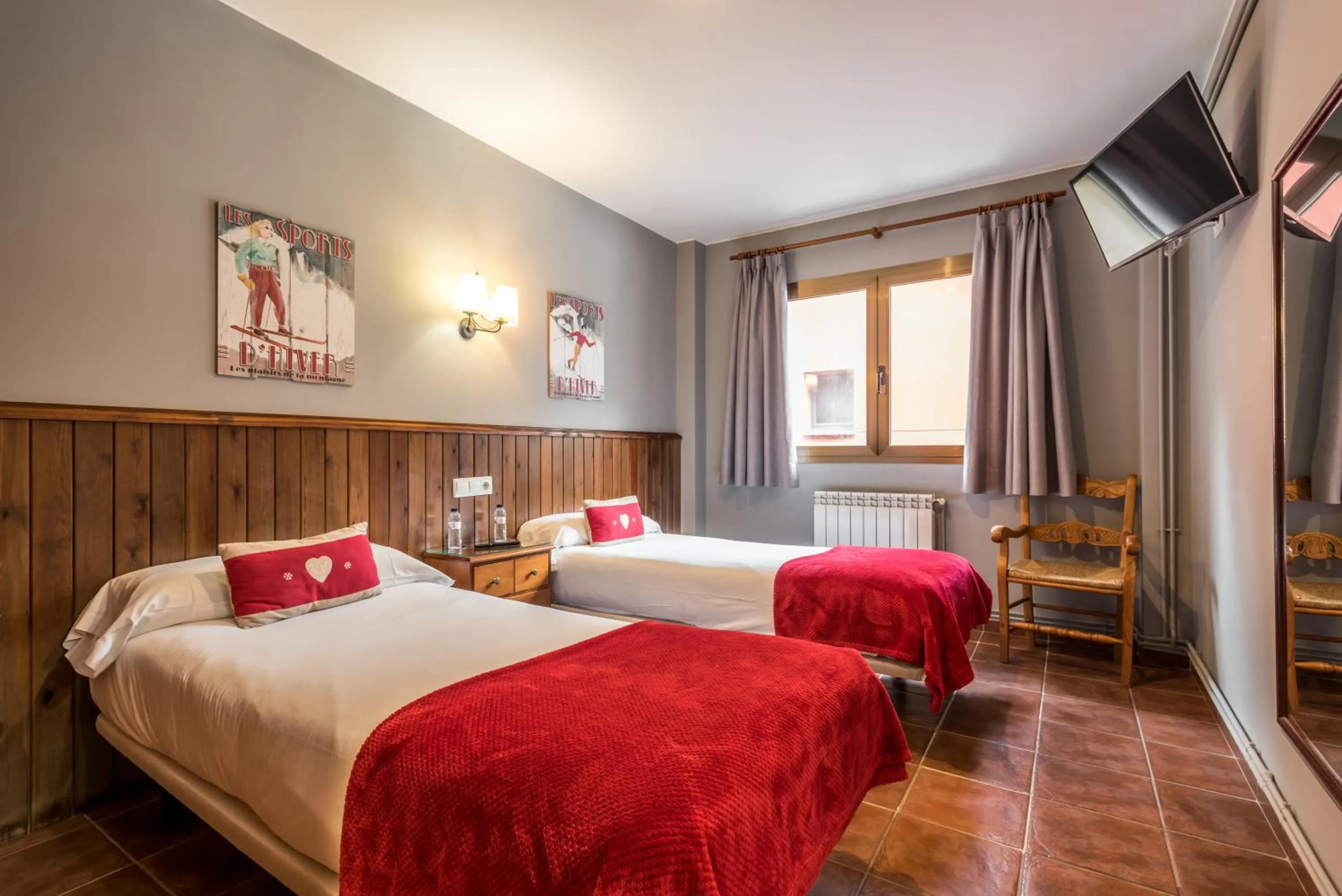 Photo of the whole room, Bed in Hotel Snö Beret