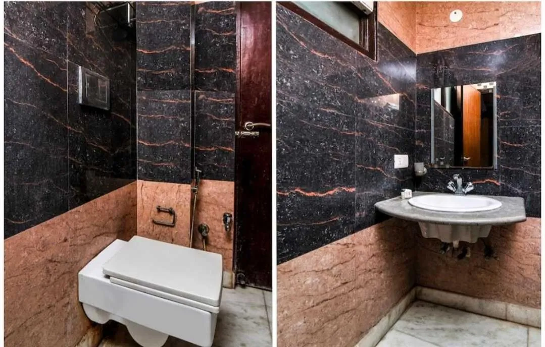 Bathroom in Hotel O Kochar Plaza