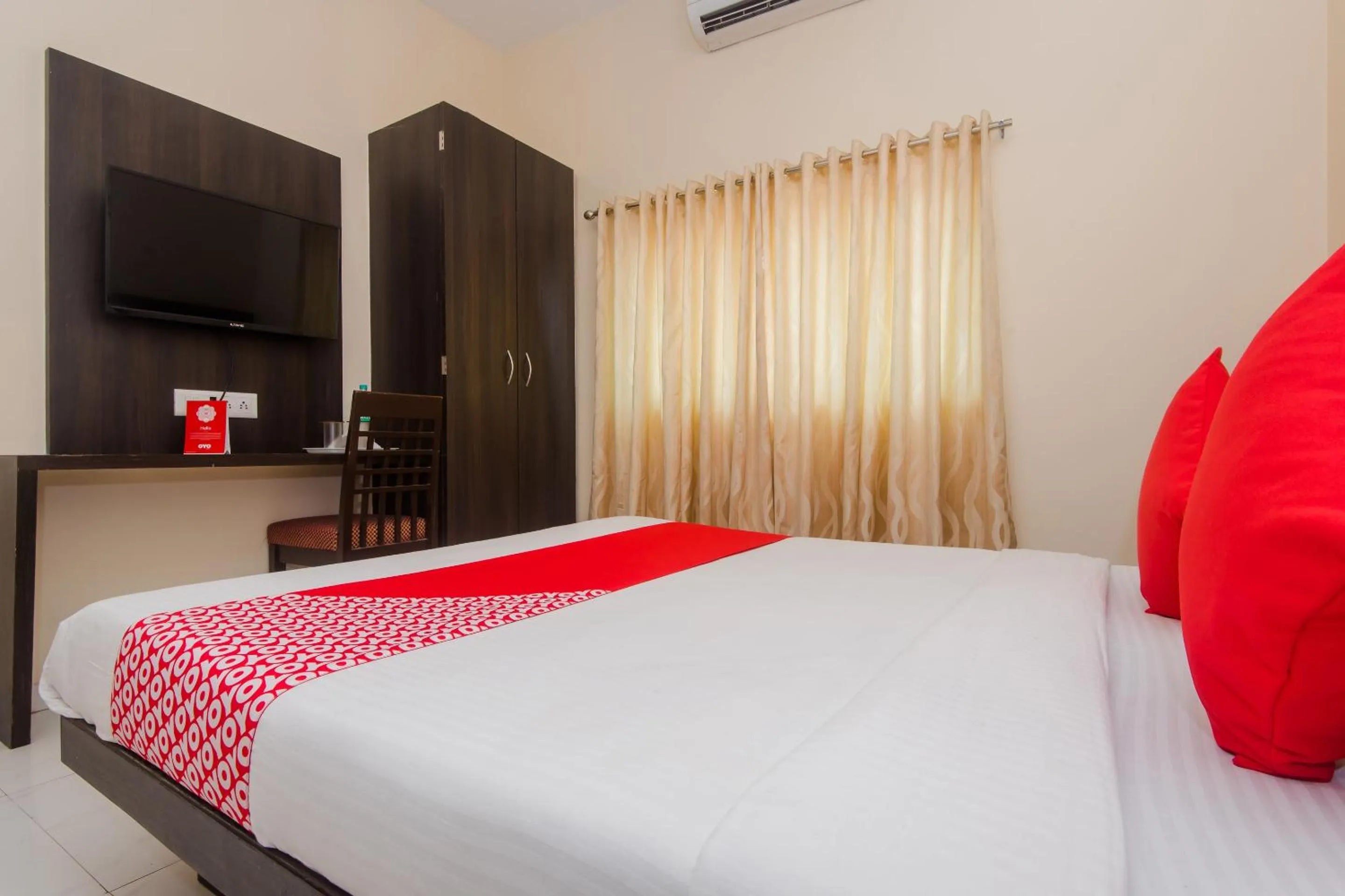 Bedroom, Bed in Hotel O Alfa Grand Near Chhatrapati Shivaji International Airport