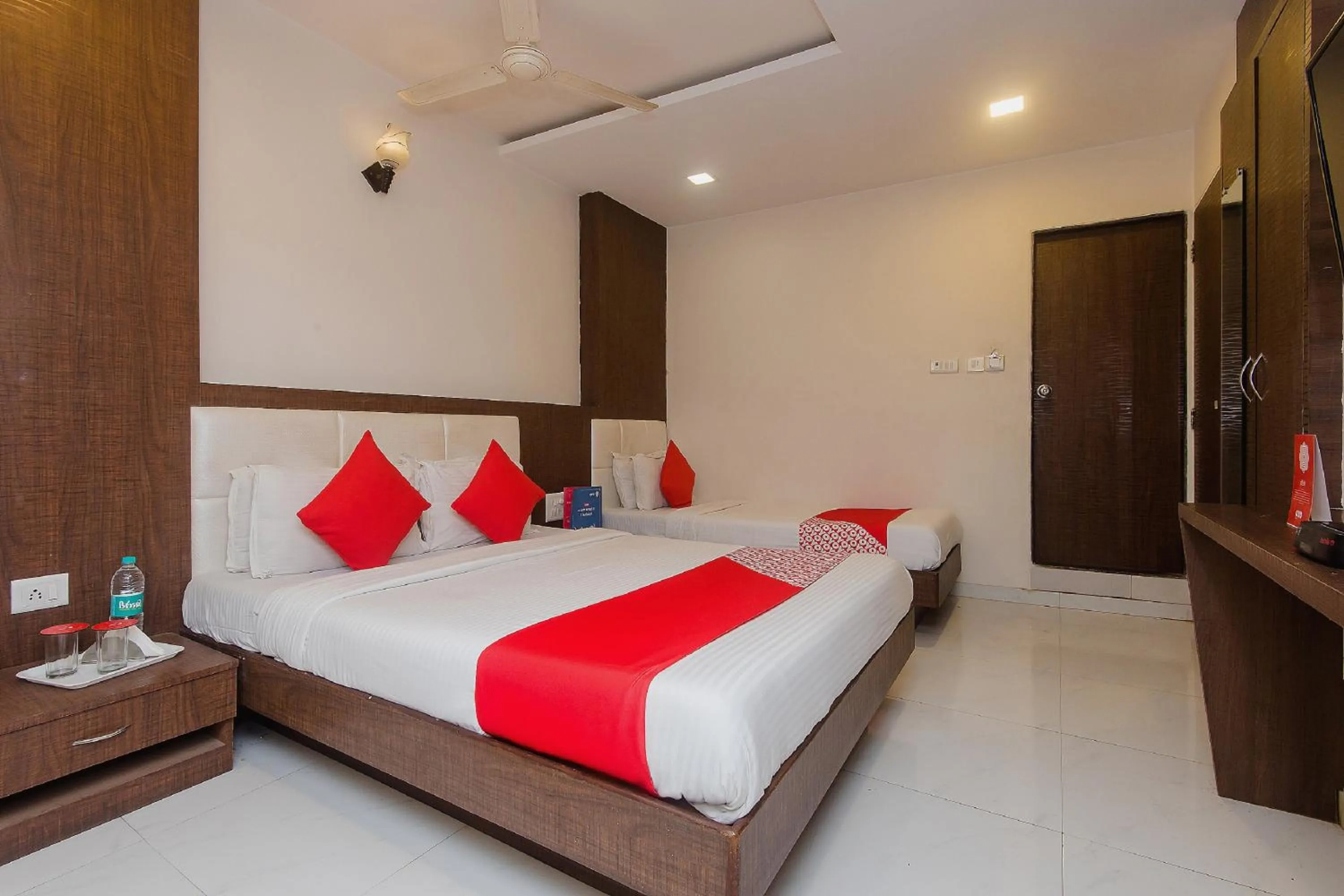 Bedroom, Bed in Hotel O Alfa Grand Near Chhatrapati Shivaji International Airport