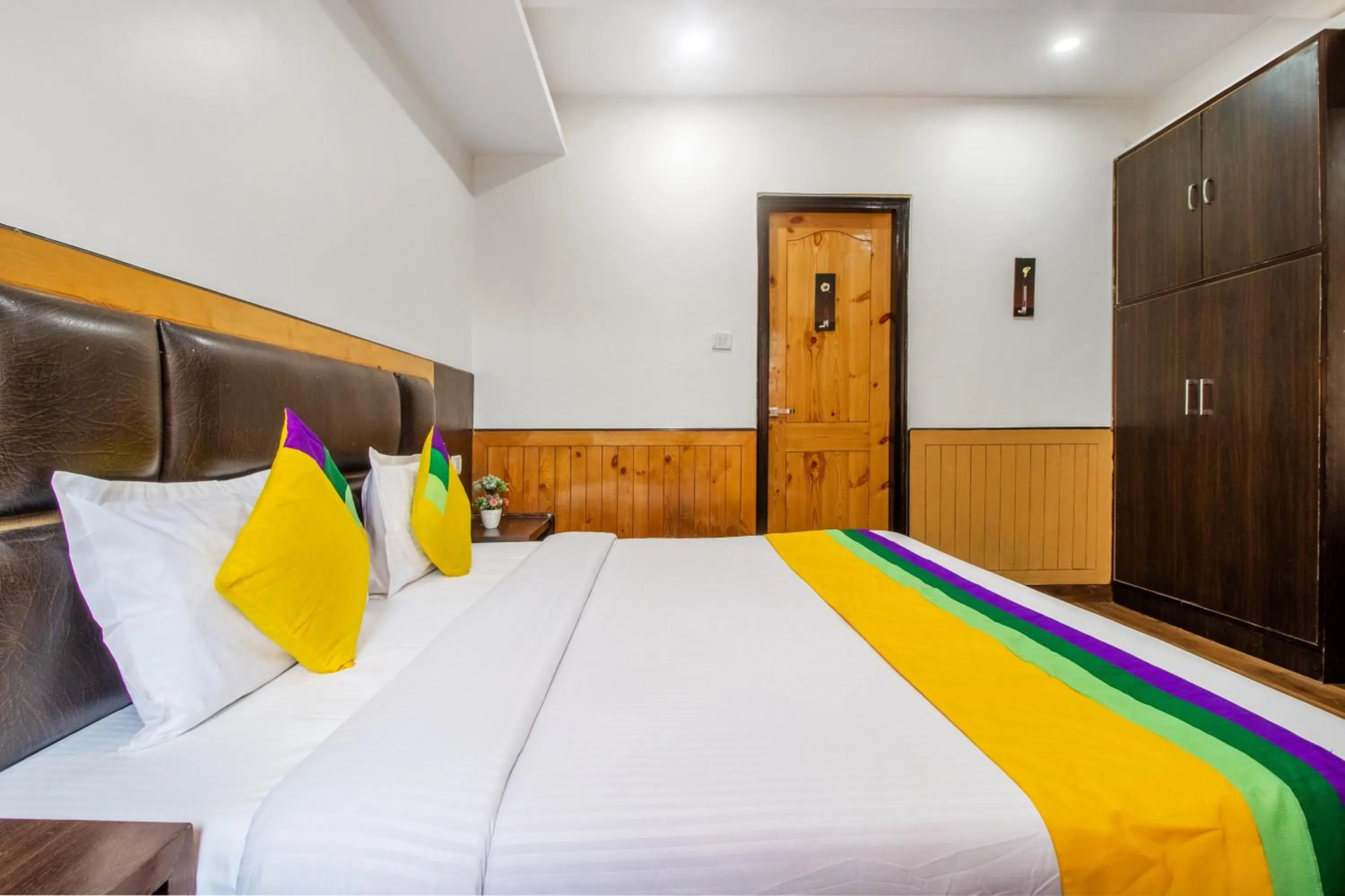Bedroom, Bed in Itsy Hotels Avantika With Forest View