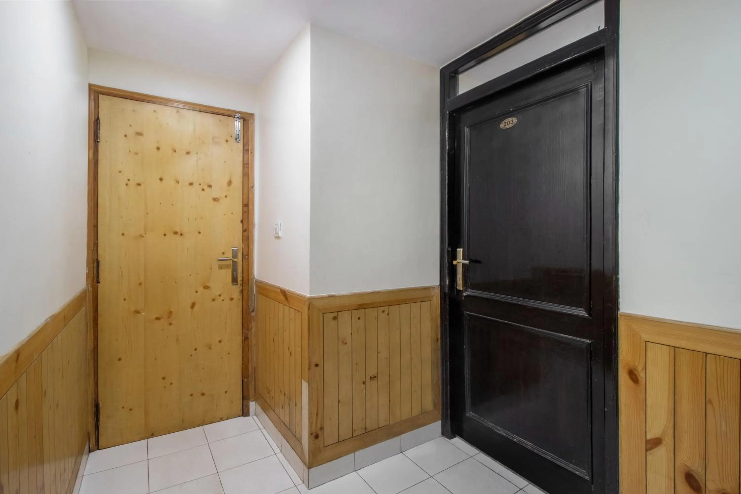 Lobby or reception in Itsy Hotels Avantika With Forest View