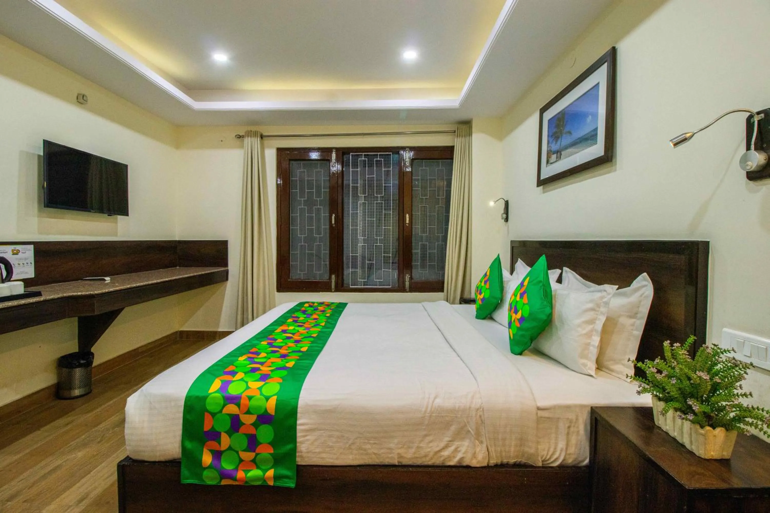 Bedroom, Bed in Treebo Maharaja, Near Mall Road