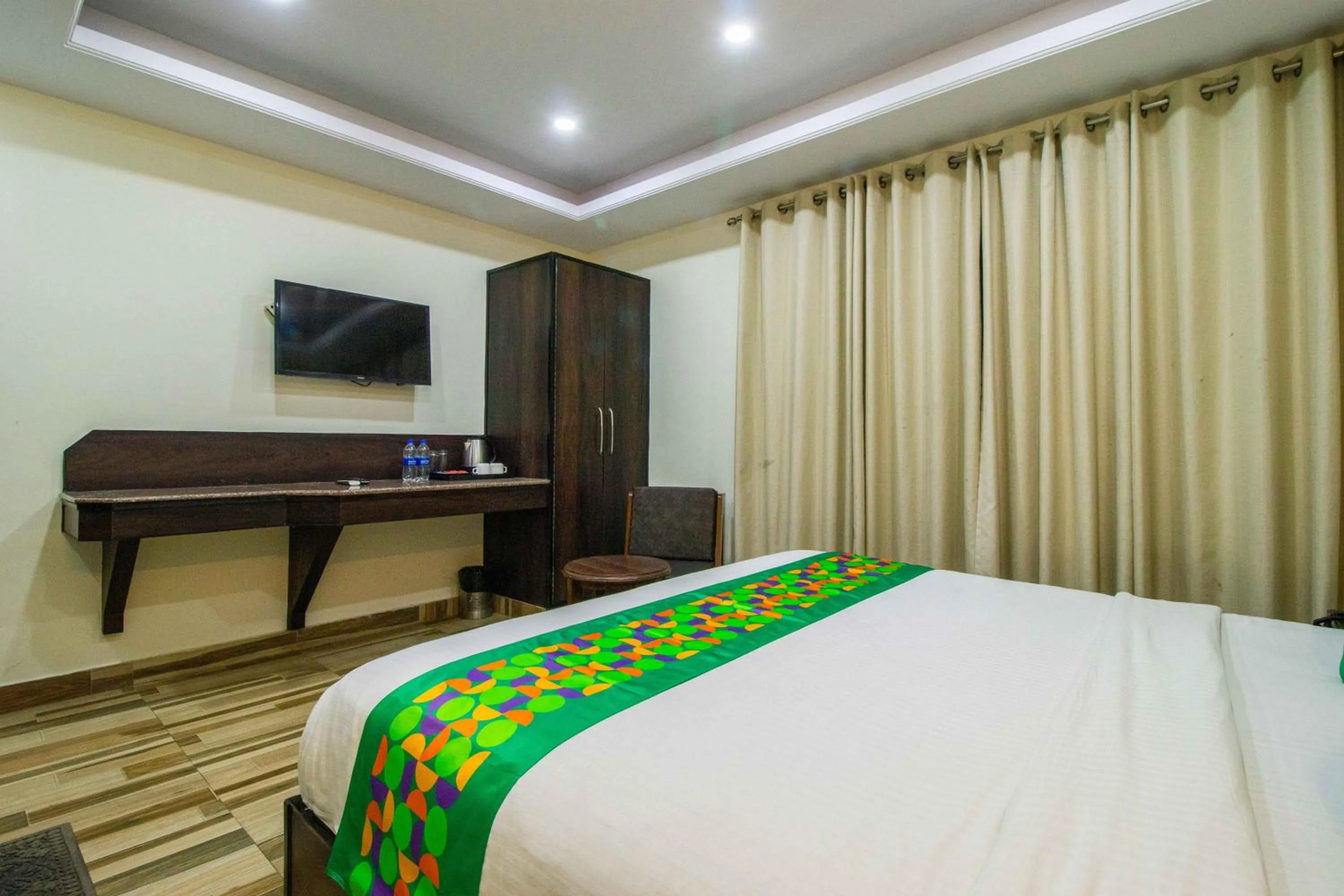 Bedroom, Bed in Treebo Maharaja, Near Mall Road