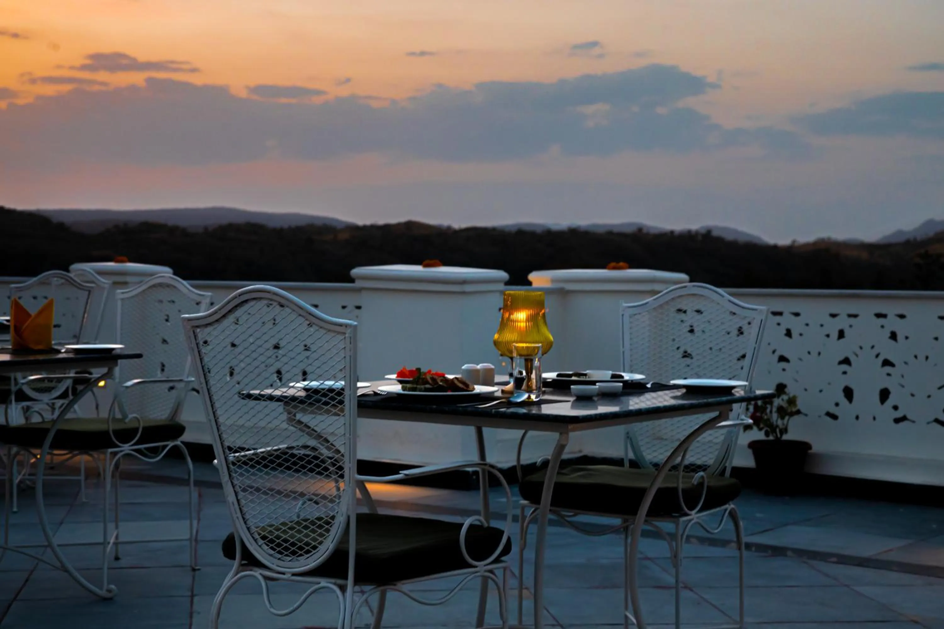 Food and drinks in Tree of Life Vantara Resort & Spa