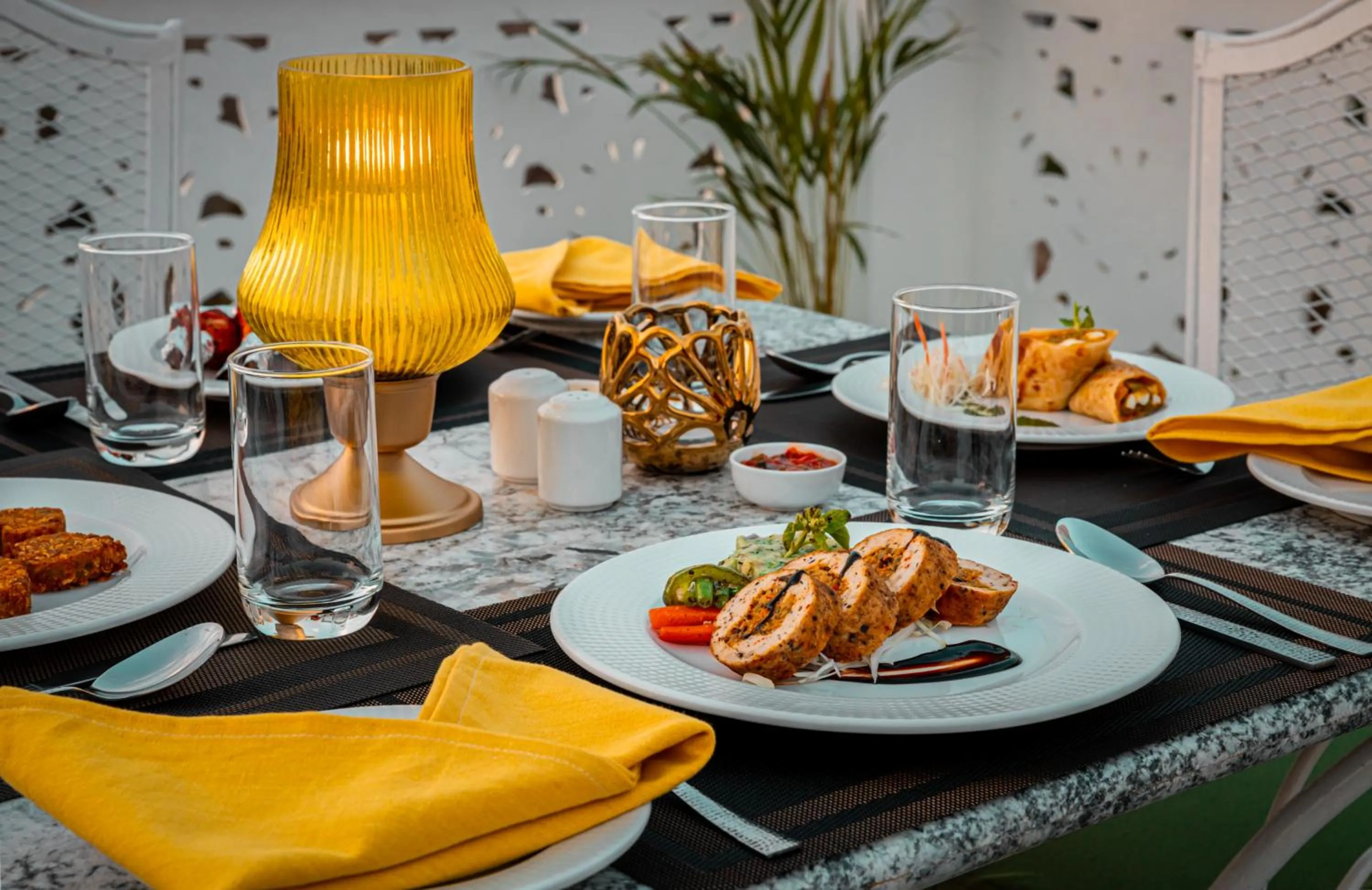 Food and drinks in Tree of Life Vantara Resort & Spa