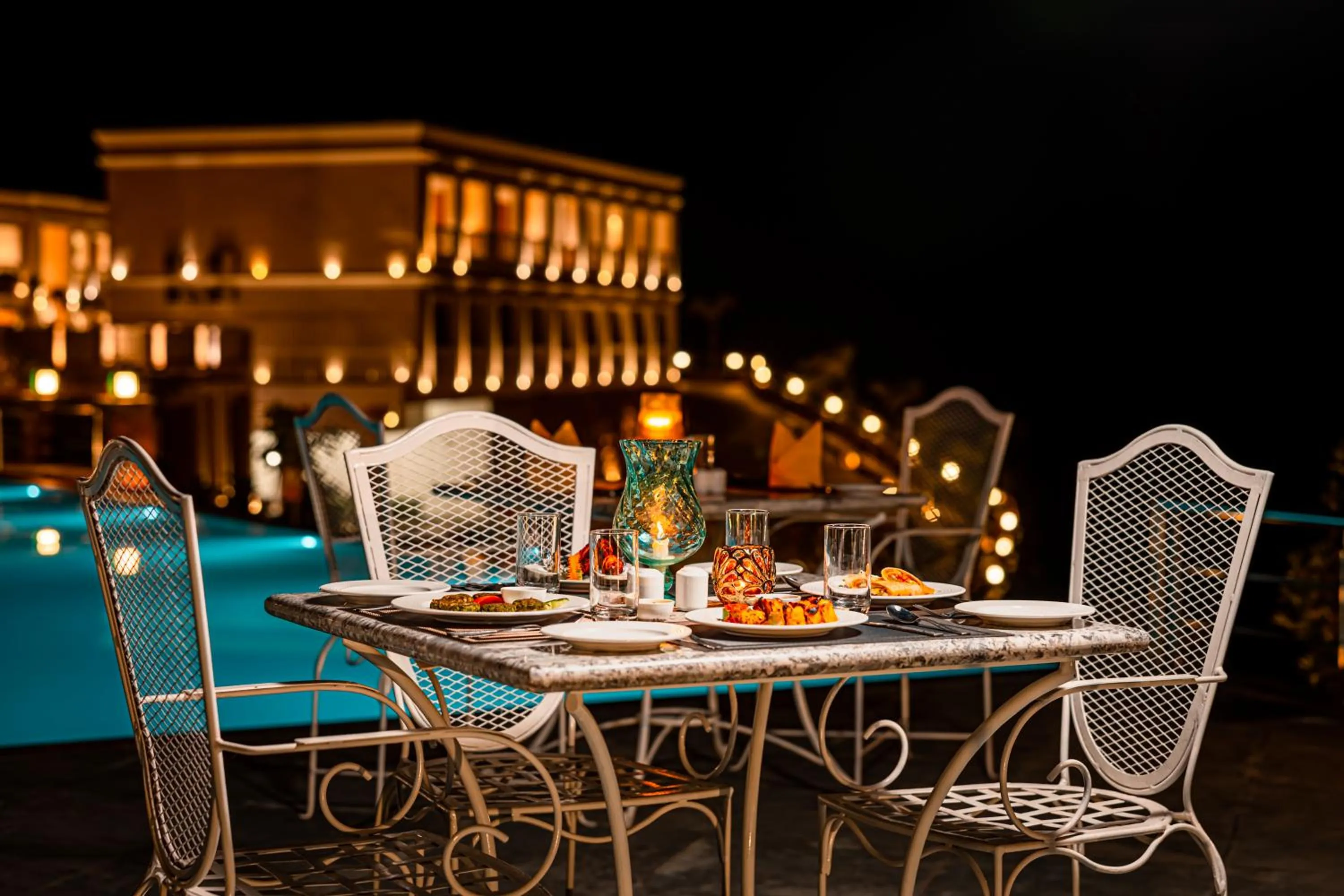 Restaurant/places to eat in Tree of Life Vantara Resort & Spa