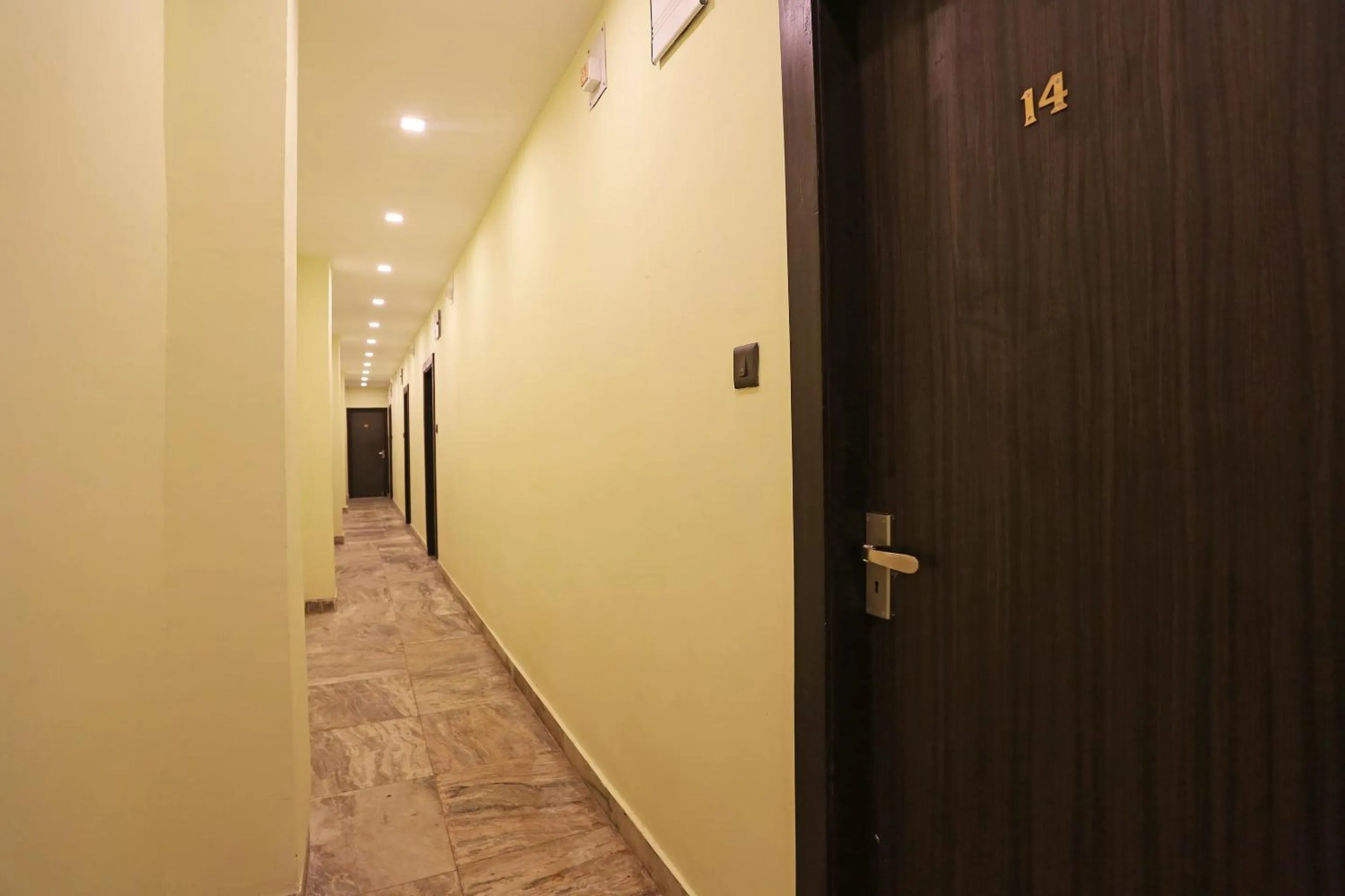 Lobby or reception in Collection O Church View Near St. Thomas's Church