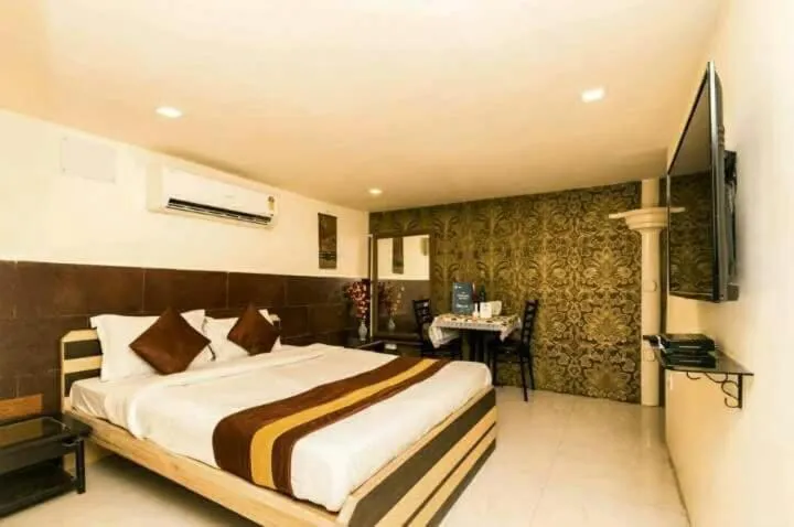 Bedroom in Collection O Church View Near St. Thomas's Church