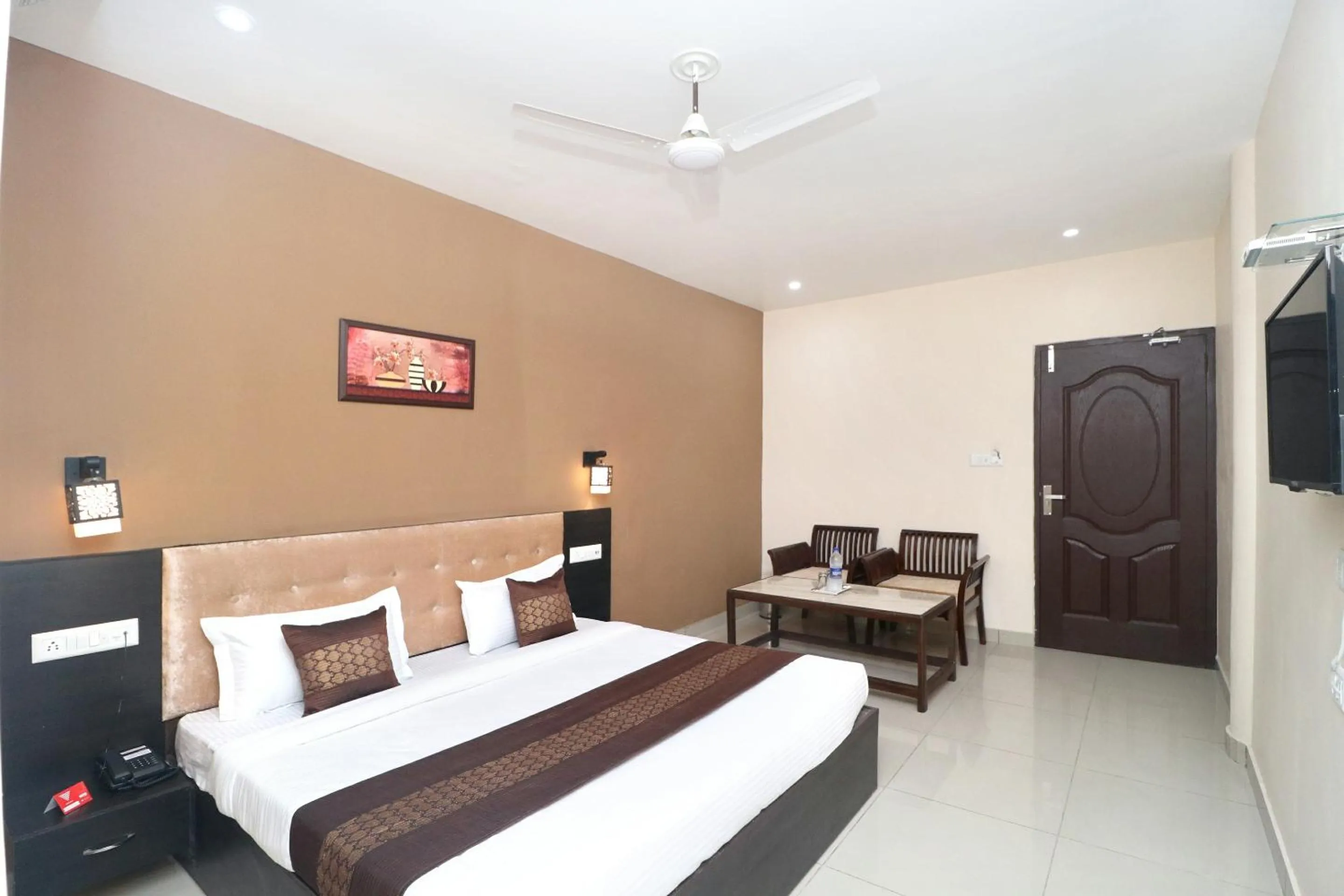 Bedroom, Bed in HOTEL WHITE STONE RESIDENCY